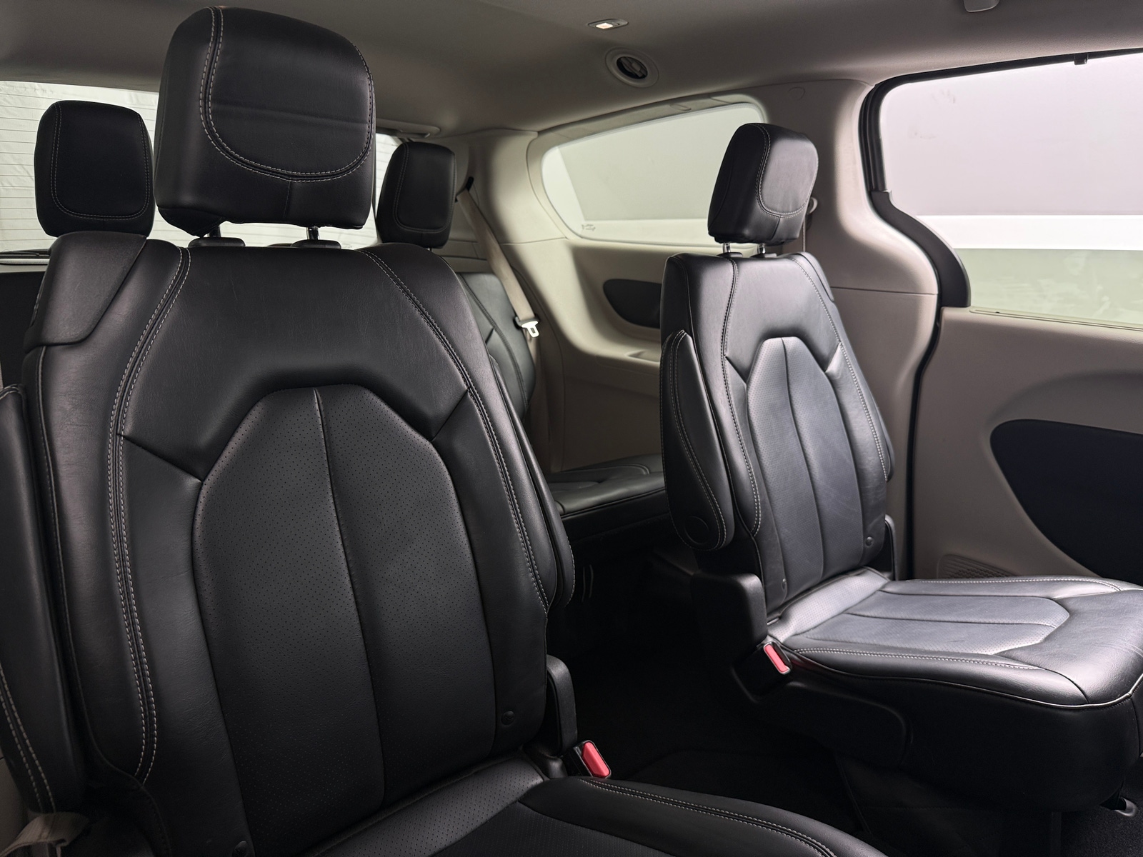 Thumbnail: 2023 Chrysler Pacifica - 5