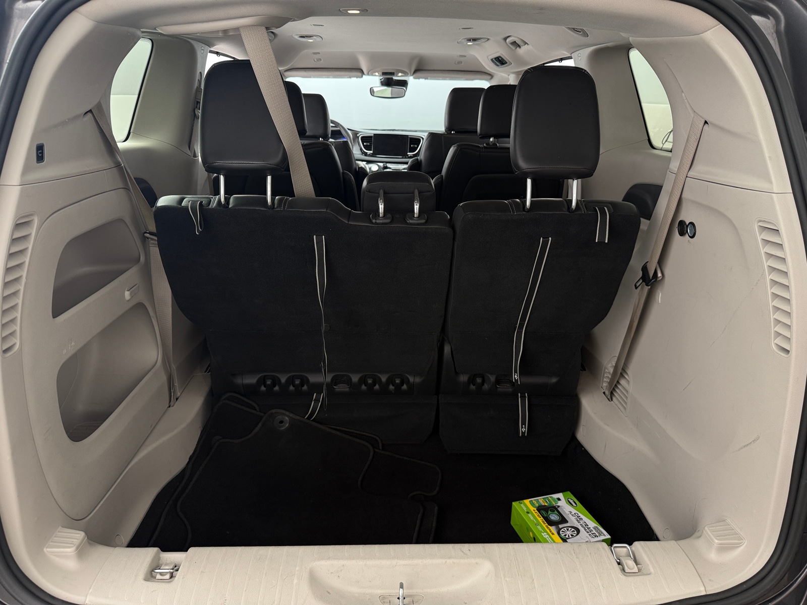 Thumbnail: 2023 Chrysler Pacifica - 6