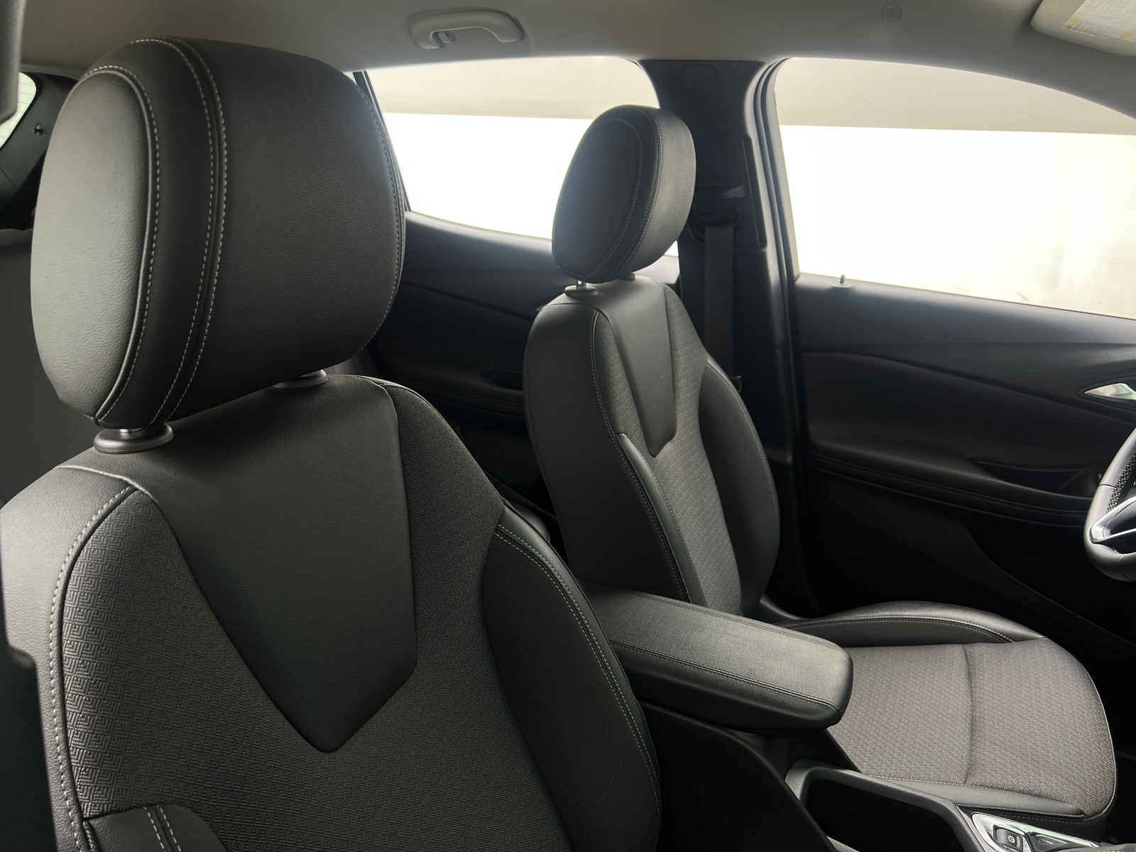 Thumbnail: 2025 Buick Encore GX - 2