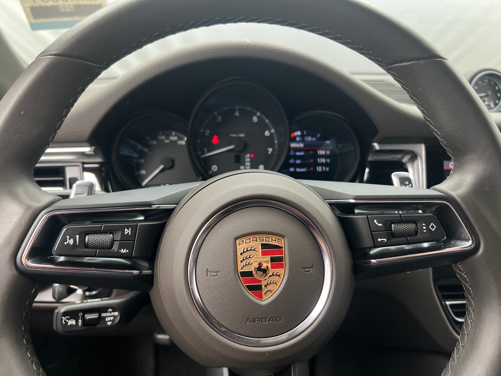 Thumbnail: 2024 Porsche Macan - 4