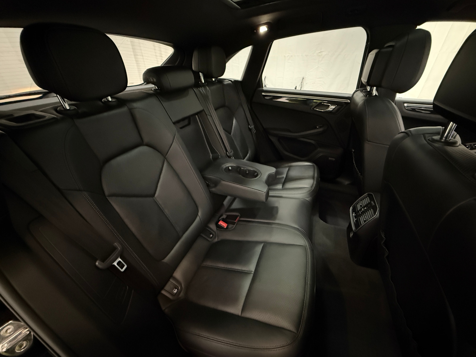 Thumbnail: 2018 Porsche Macan - 5