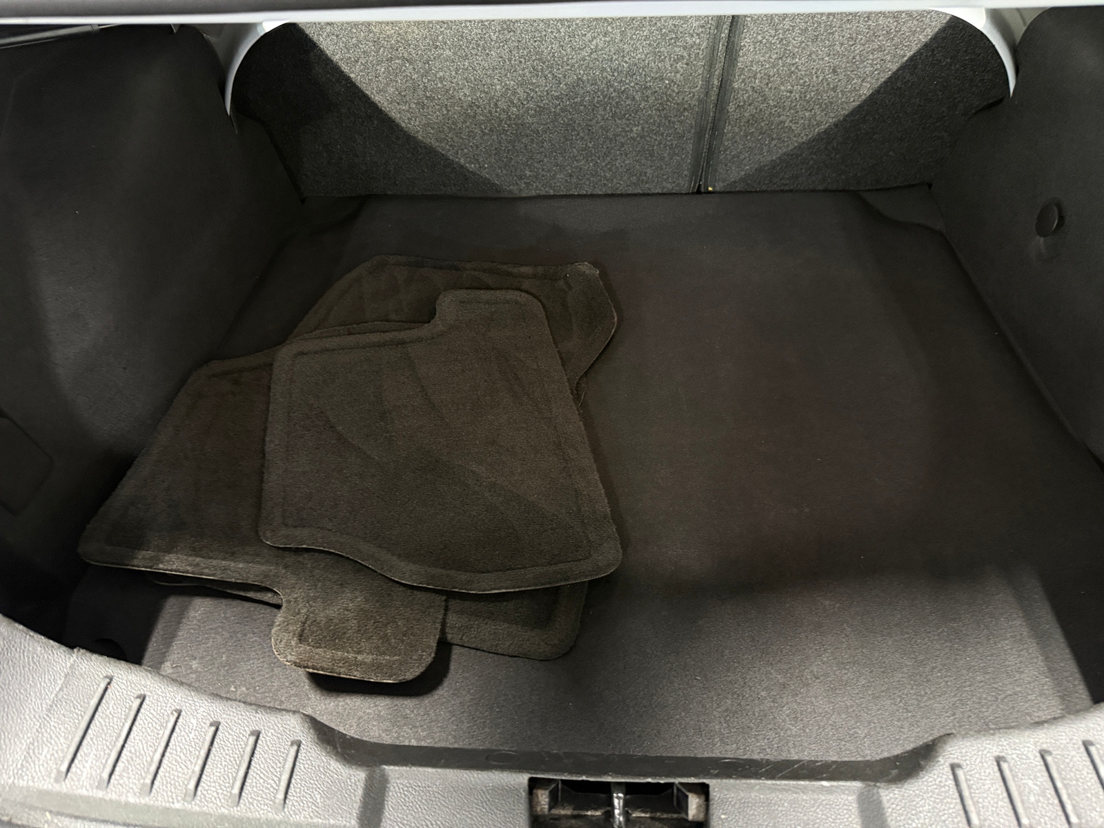 Thumbnail: 2016 Ford Focus - 7