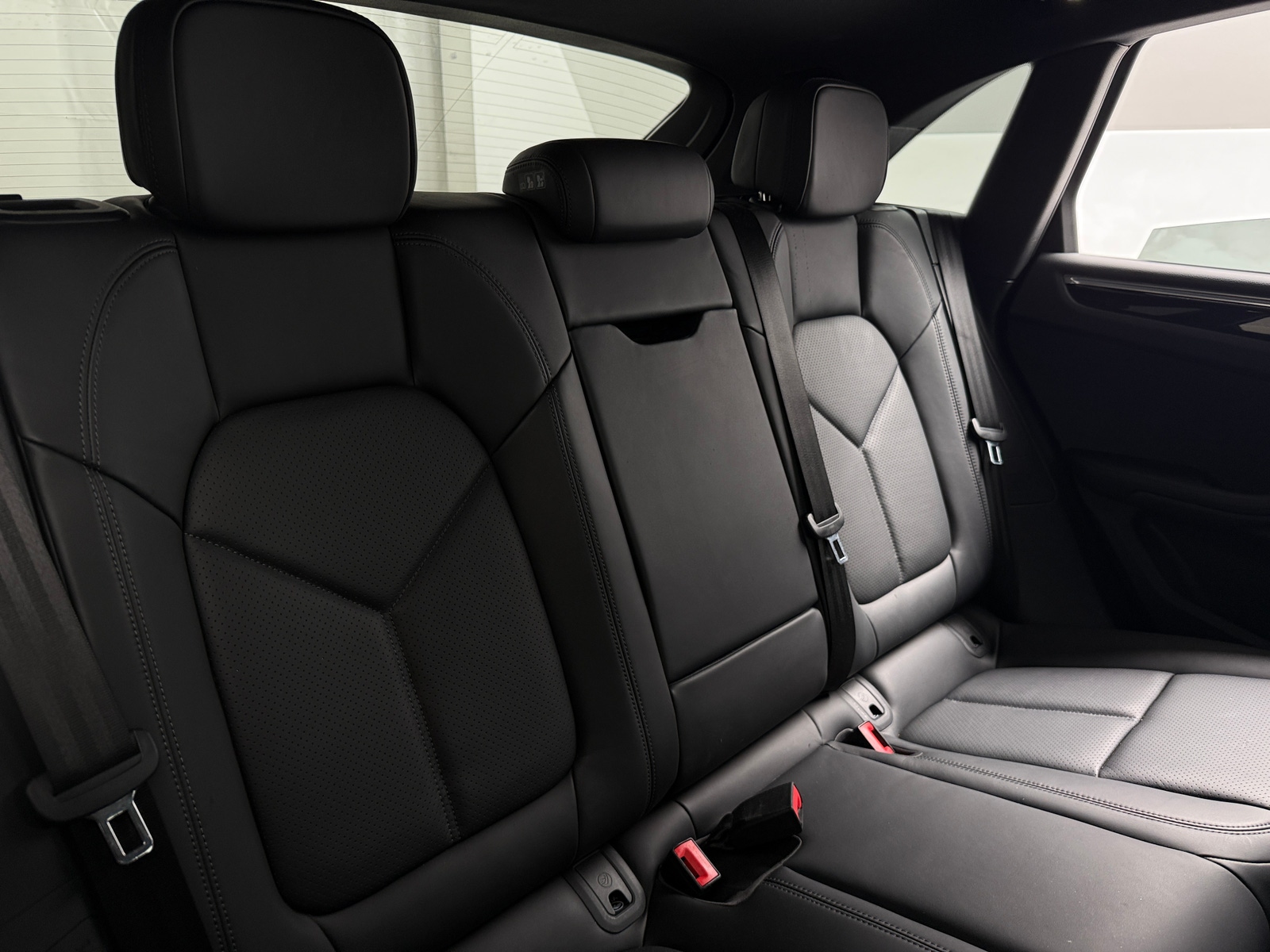 Thumbnail: 2022 Porsche Macan - 5