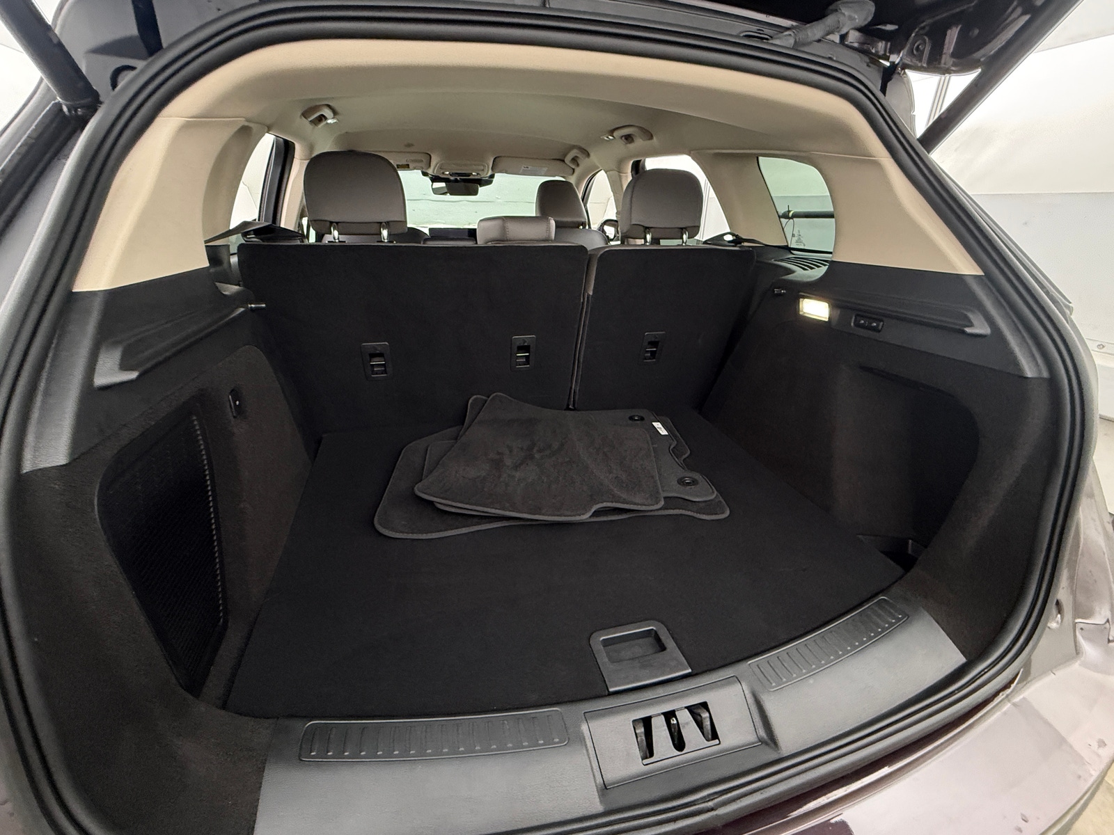 Thumbnail: 2023 Lincoln Corsair - 6