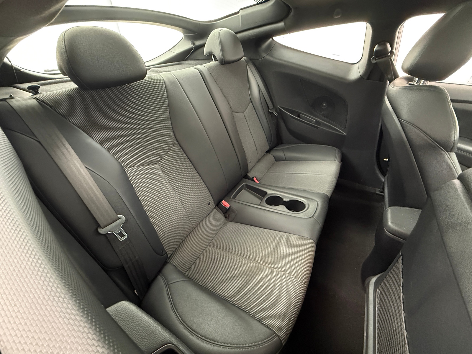 Thumbnail: 2016 Hyundai Veloster - 6