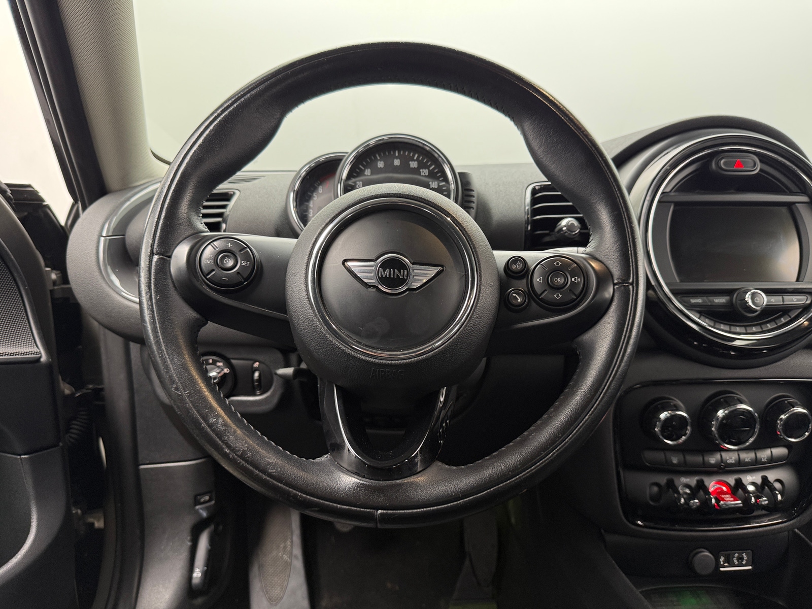 Thumbnail: 2017 MINI Cooper Clubman - 4