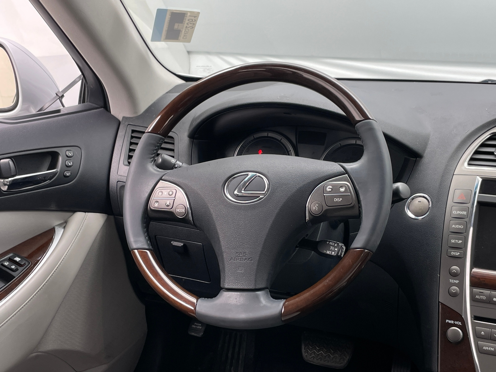 Thumbnail: 2011 Lexus ES - 4