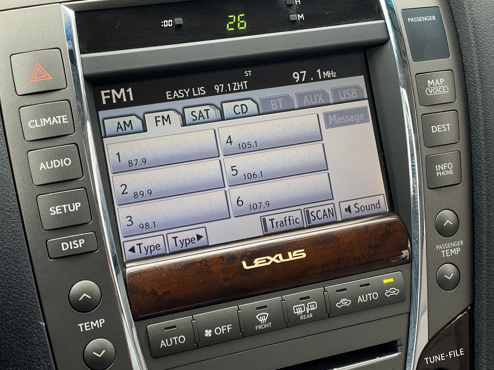 Thumbnail: 2011 Lexus ES - 3