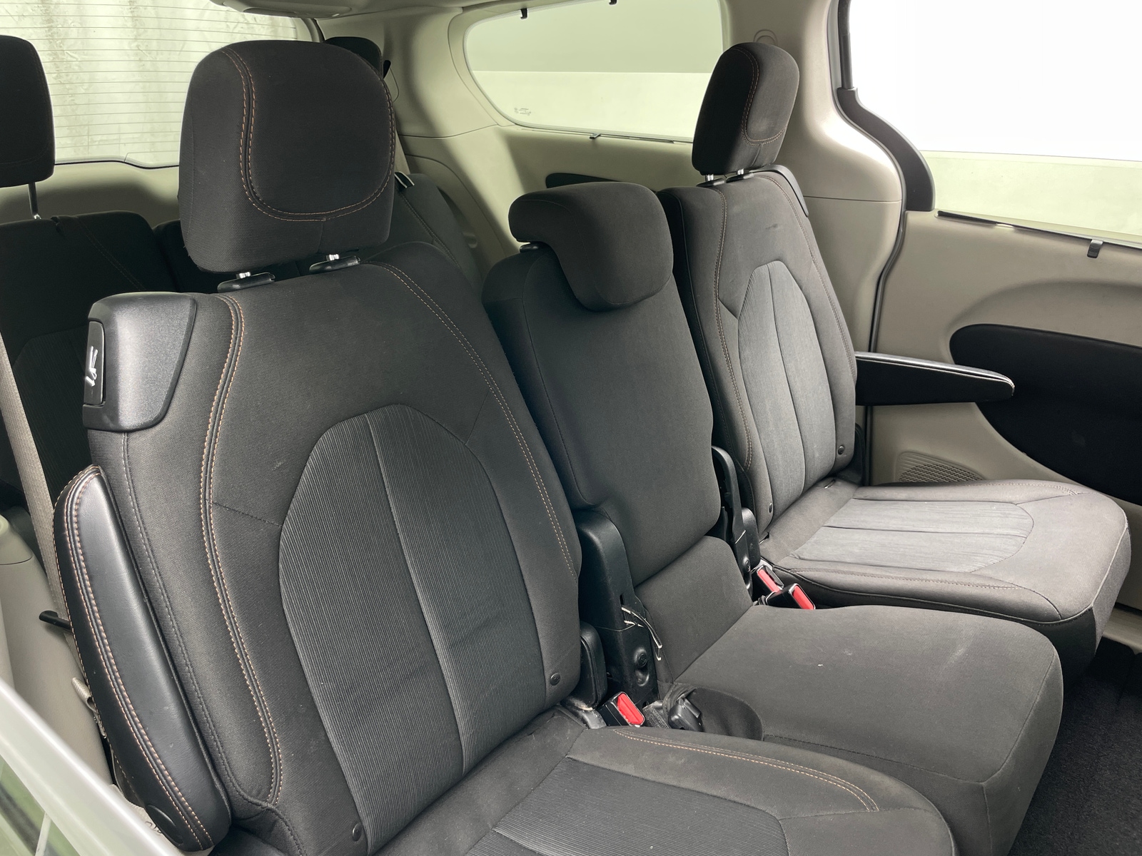 Thumbnail: 2017 Chrysler Pacifica - 6