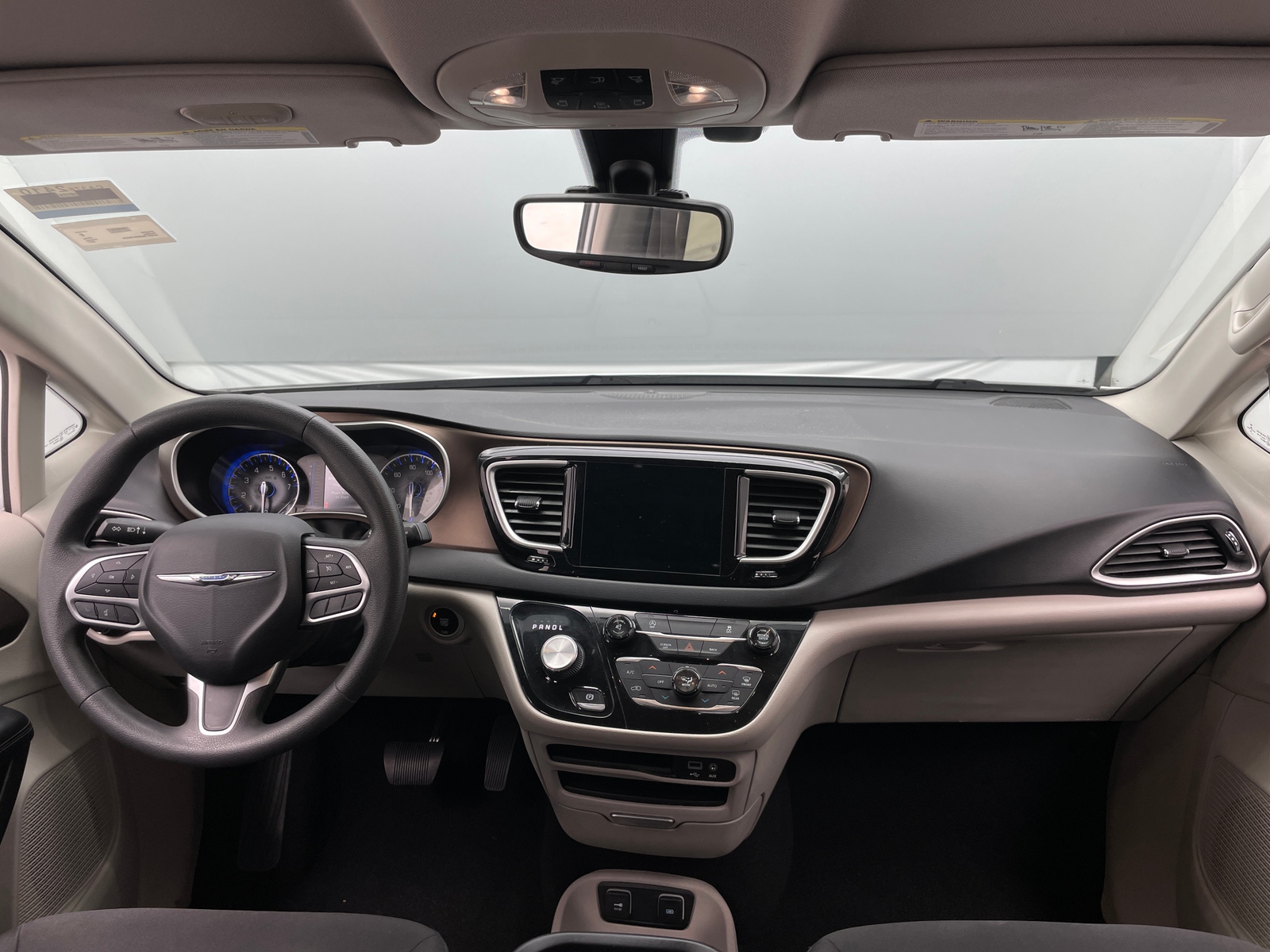 Thumbnail: 2017 Chrysler Pacifica - 3