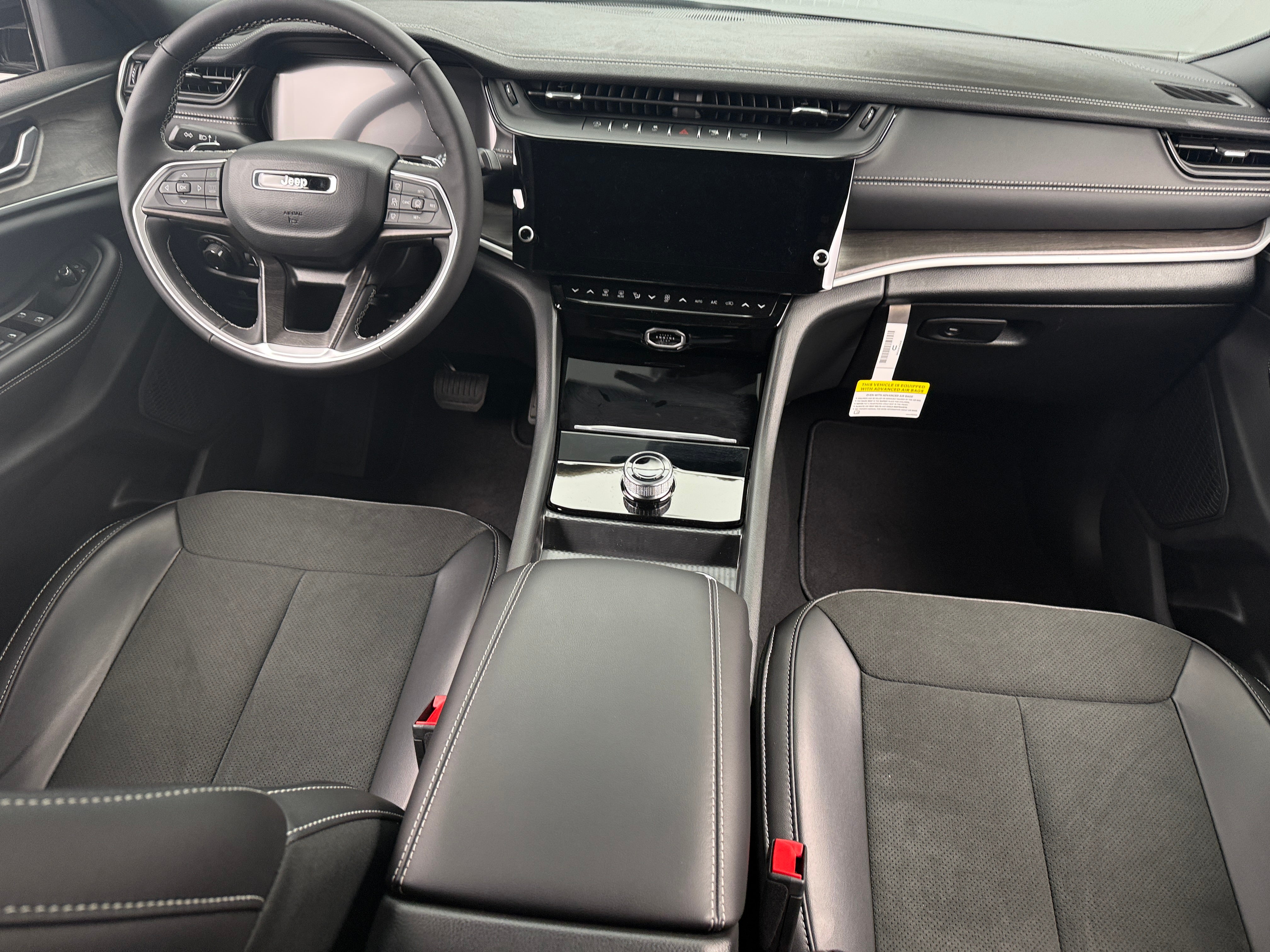 2026 Jeep Grand Cherokee Laredo - Photo 6