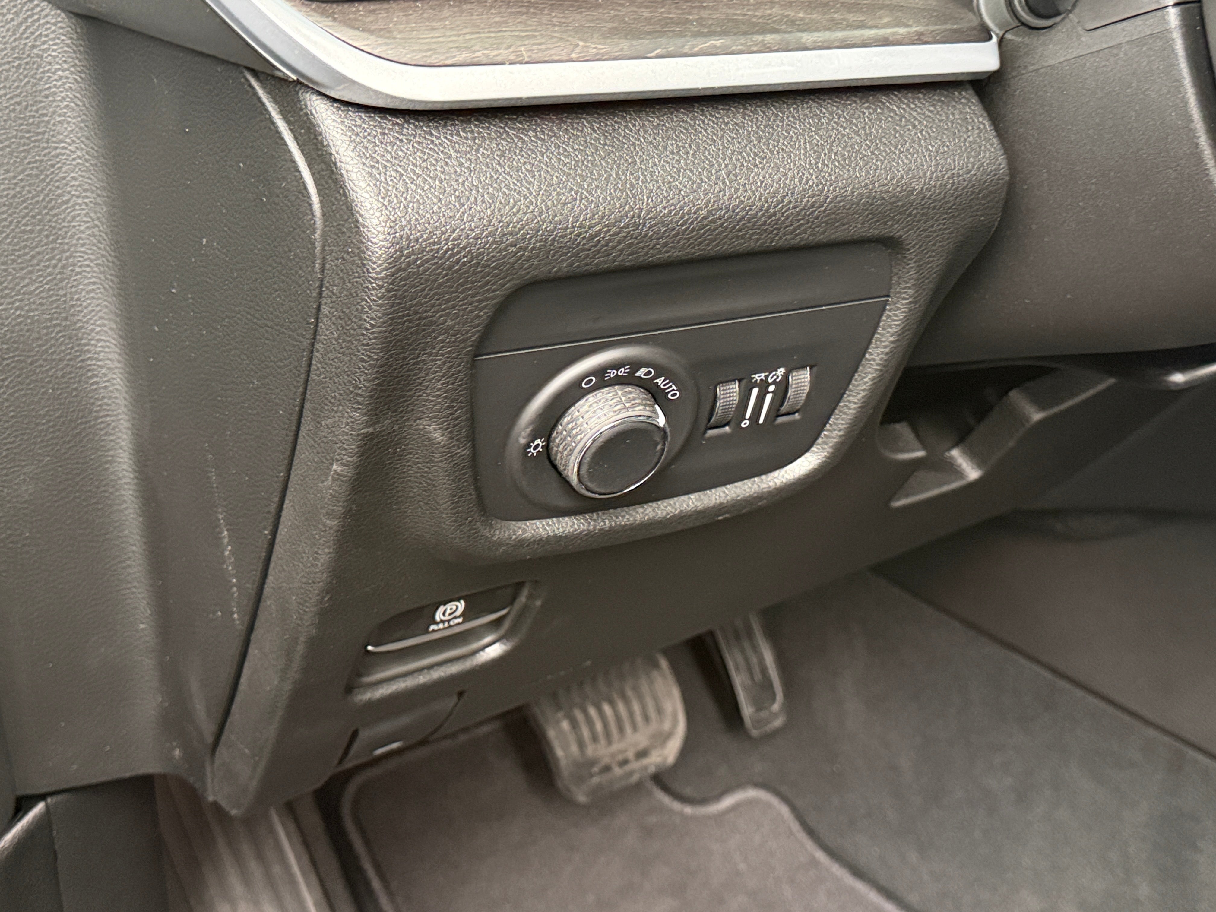 2026 Jeep Grand Cherokee Laredo - Photo 3