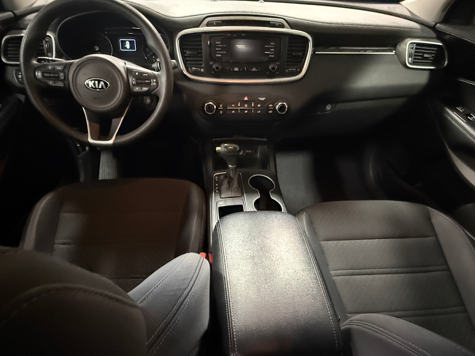 Thumbnail: 2017 Kia Sorento - 3