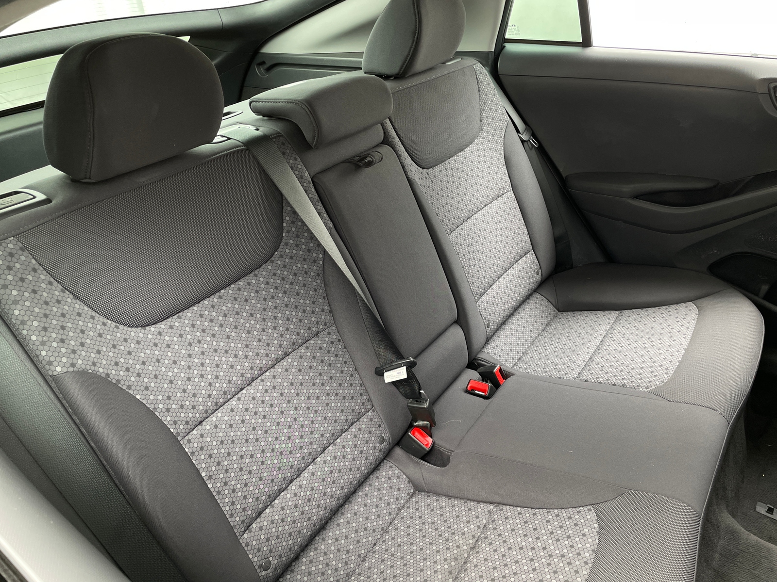 Thumbnail: 2018 Hyundai Ioniq - 6