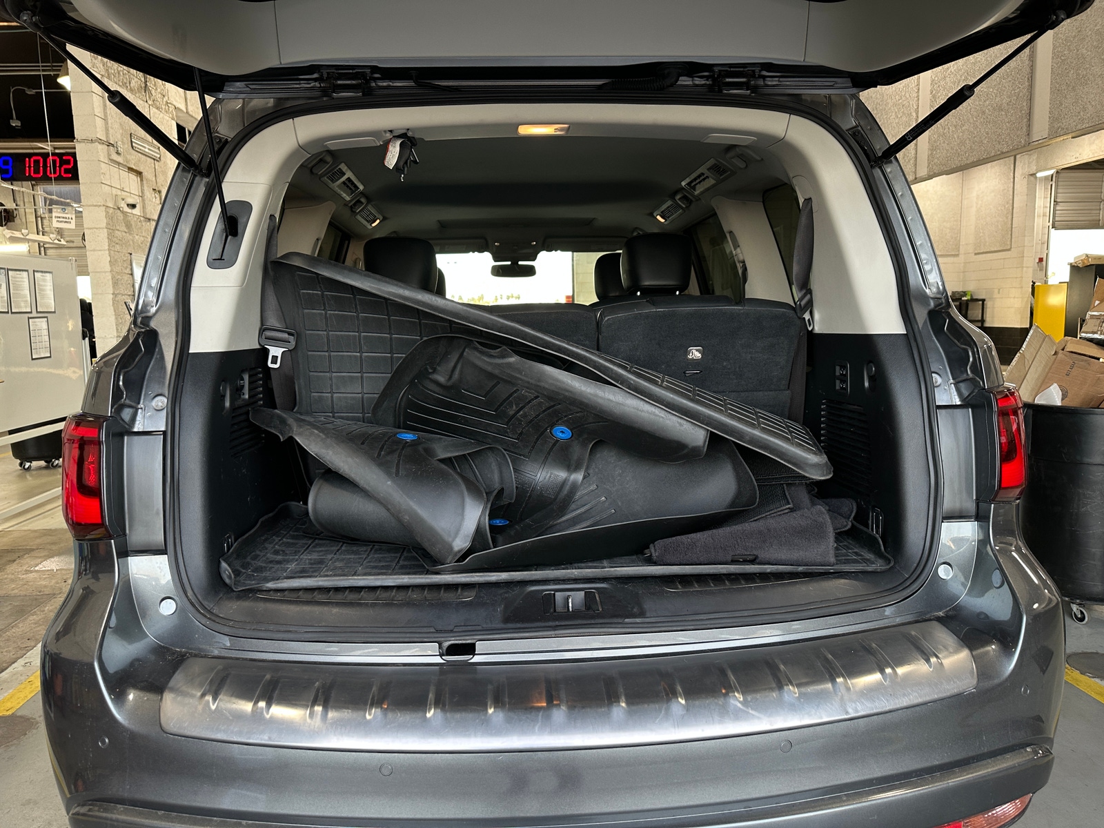 Thumbnail: 2019 INFINITI QX80 - 6