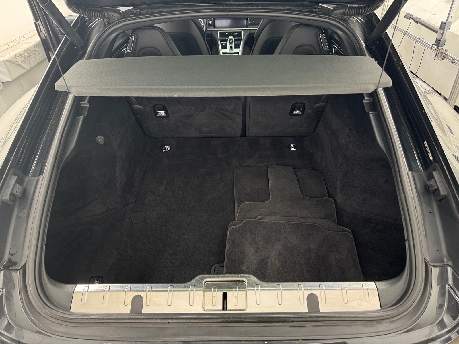 Thumbnail: 2018 Porsche Panamera - 6