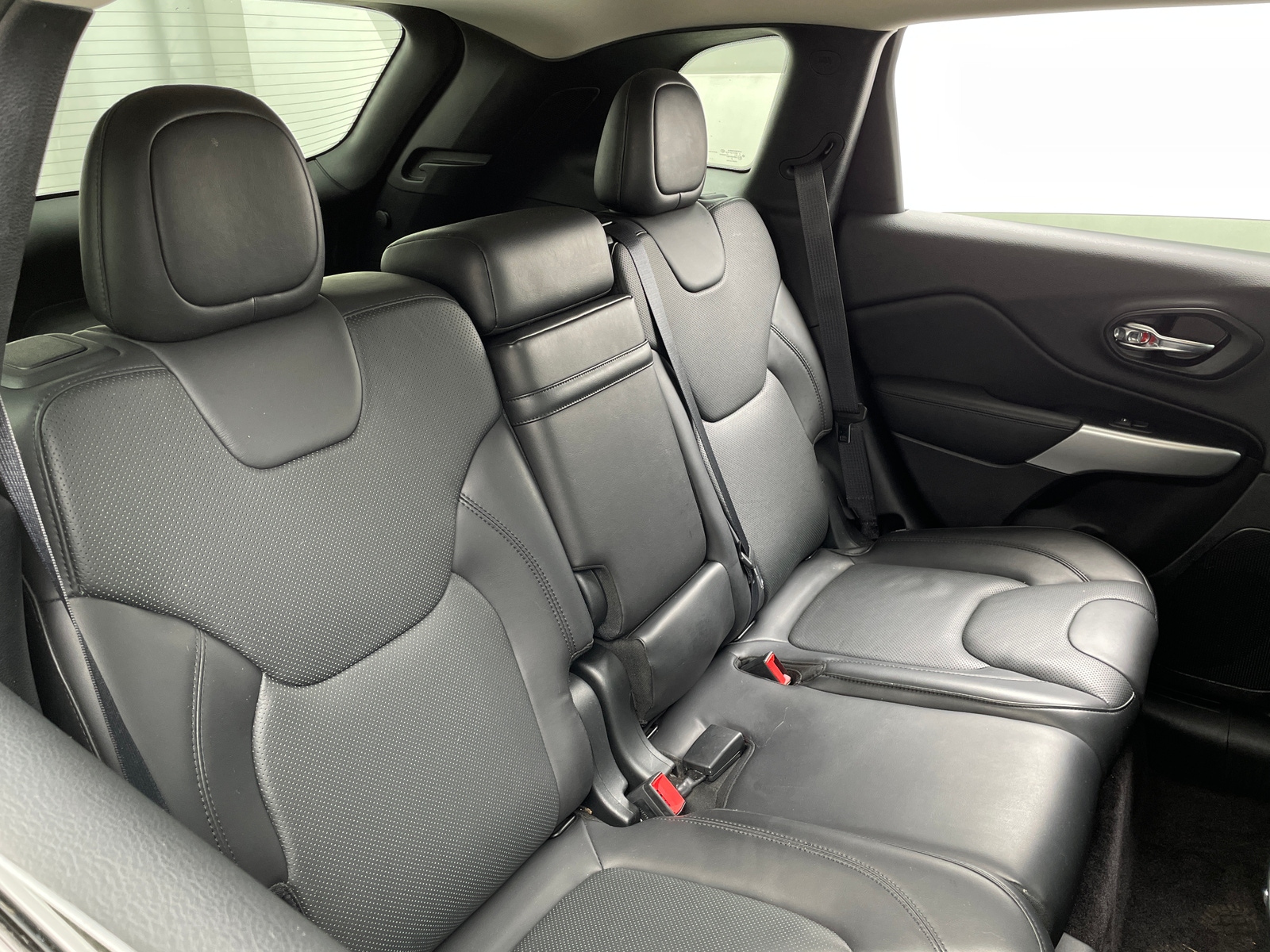 Thumbnail: 2018 Jeep Cherokee - 5