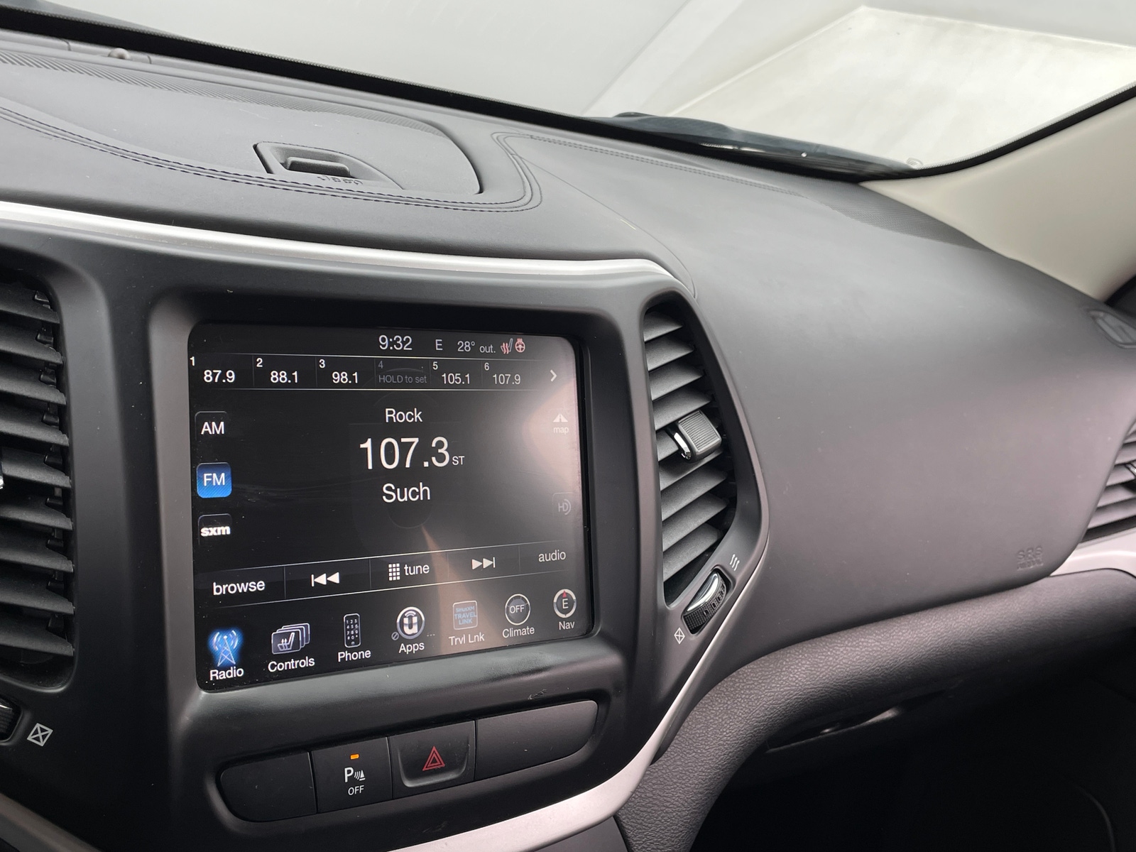 Thumbnail: 2018 Jeep Cherokee - 3