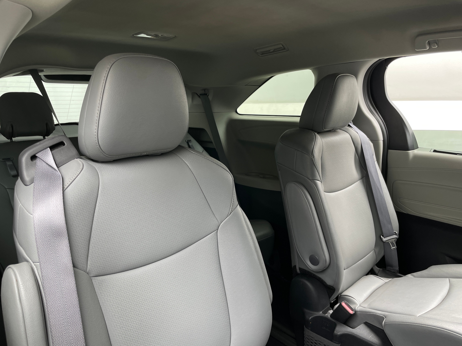 Thumbnail: 2023 Toyota Sienna - 5