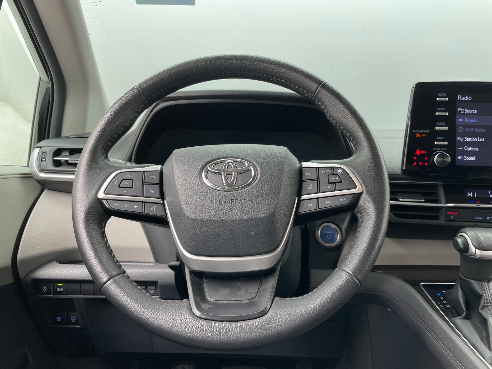 Thumbnail: 2023 Toyota Sienna - 4