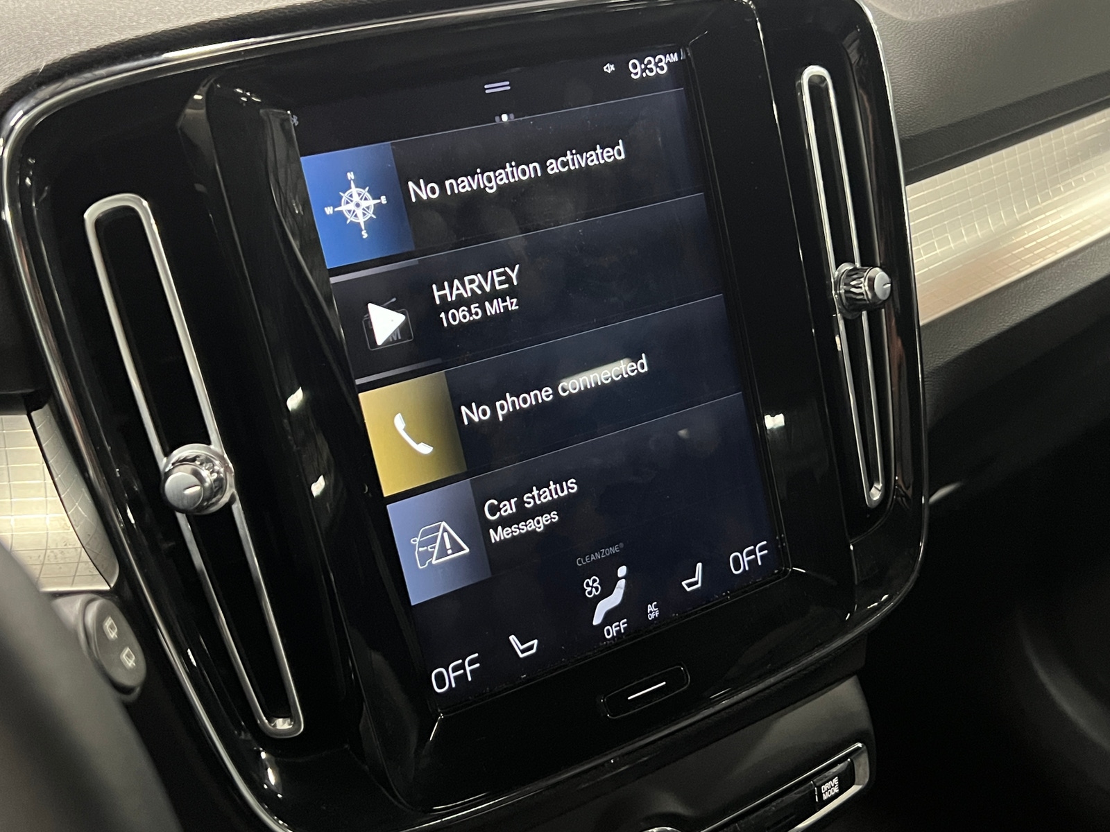 Thumbnail: 2019 Volvo XC40 - 3