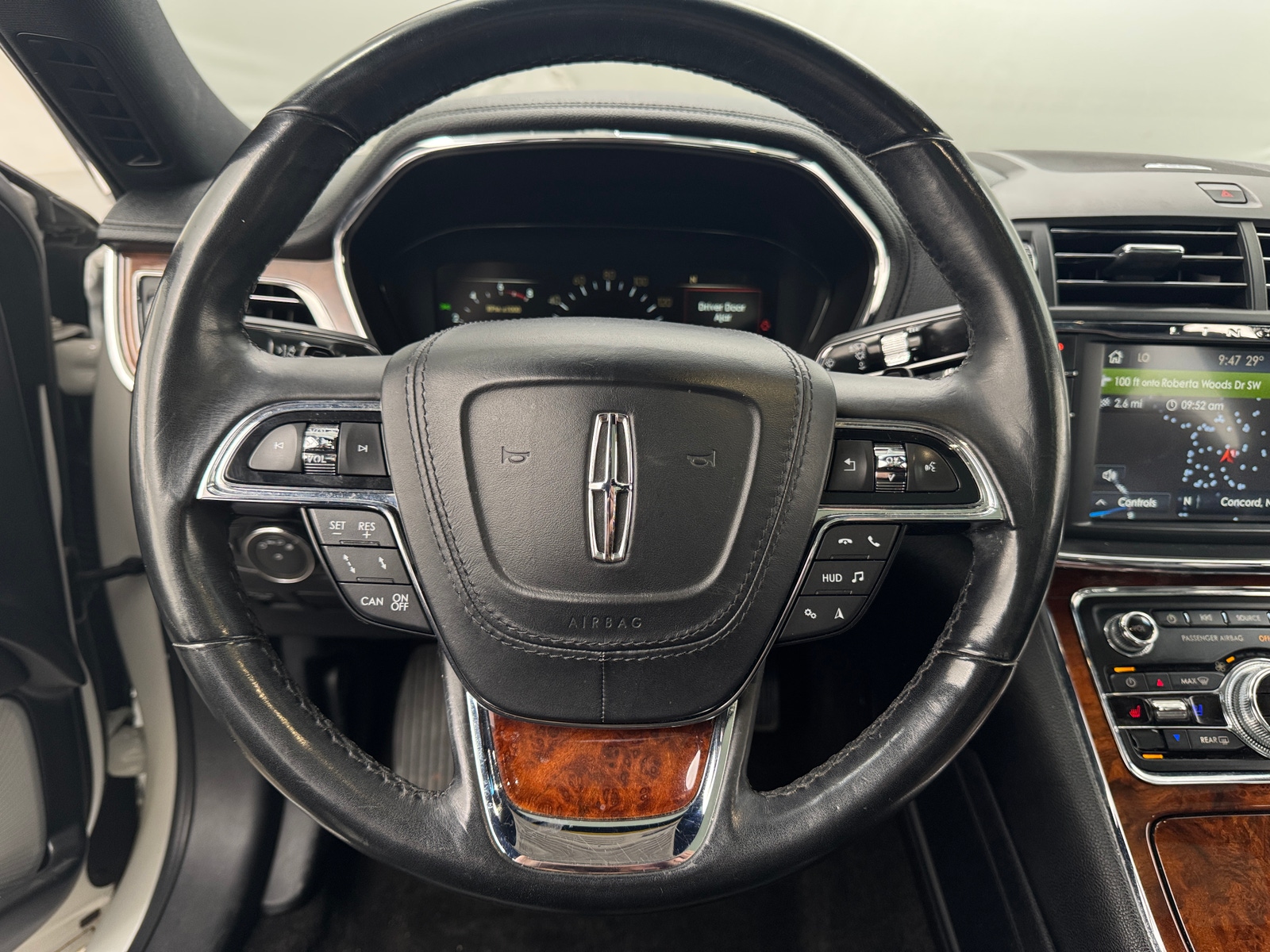 Thumbnail: 2020 Lincoln Continental - 4