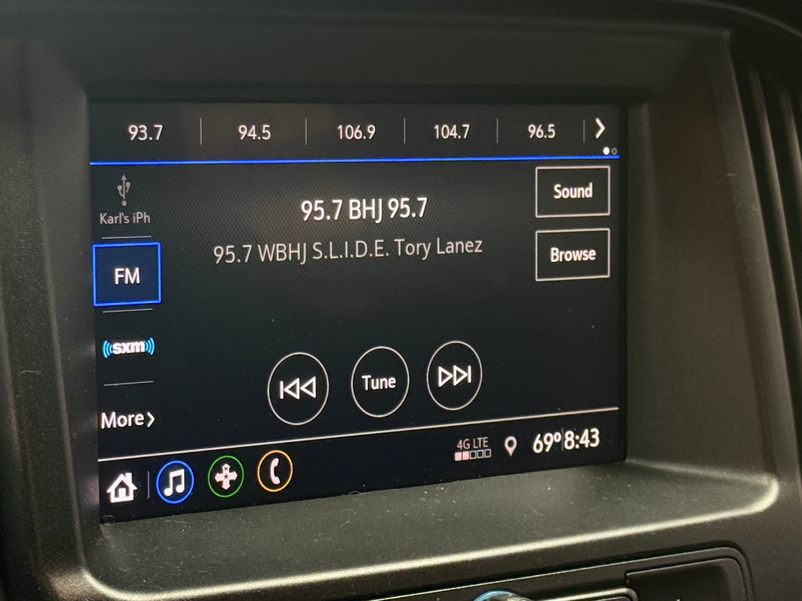 Thumbnail: 2022 Chevrolet Colorado - 4