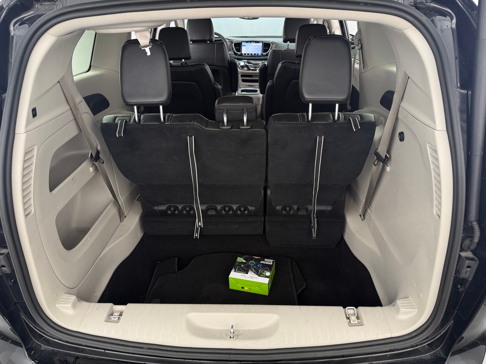 Thumbnail: 2024 Chrysler Pacifica - 6