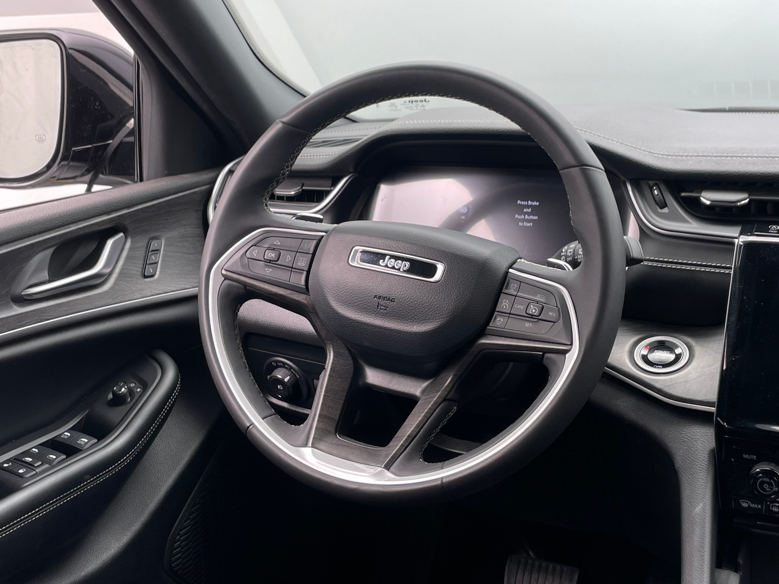 Thumbnail: 2024 Jeep Grand Cherokee L - 4