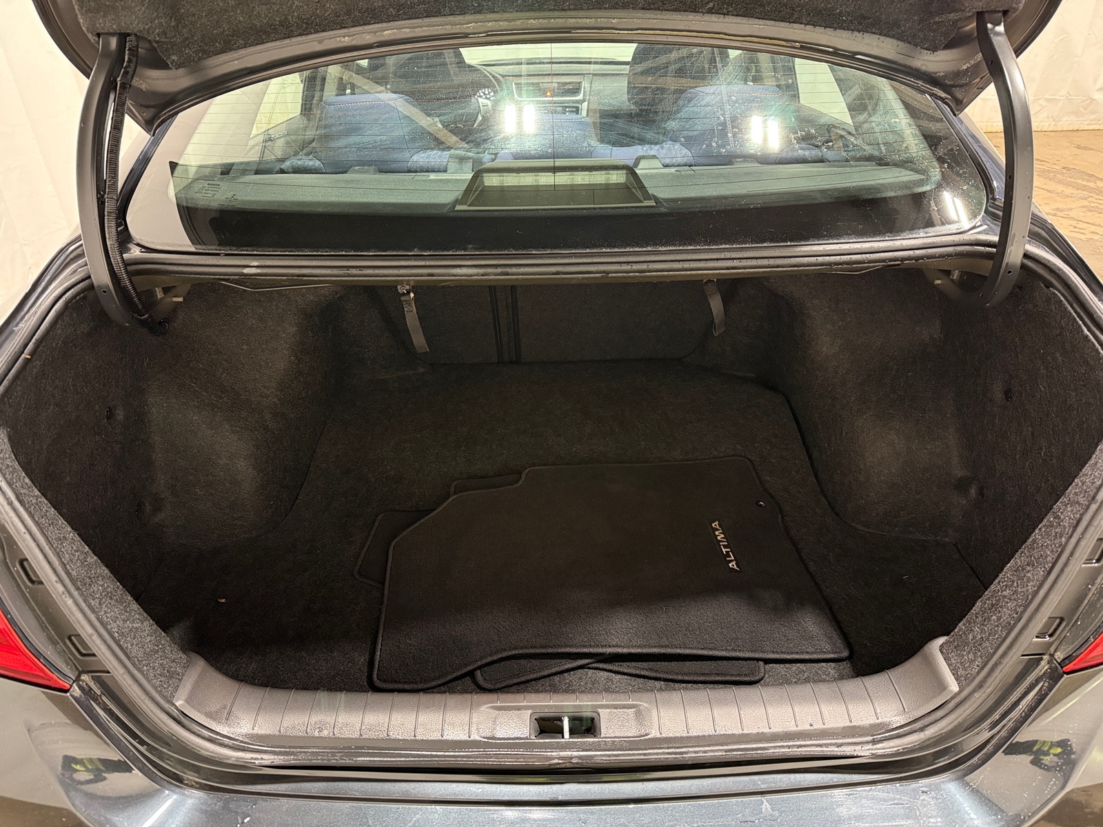 Thumbnail: 2017 Nissan Altima - 7