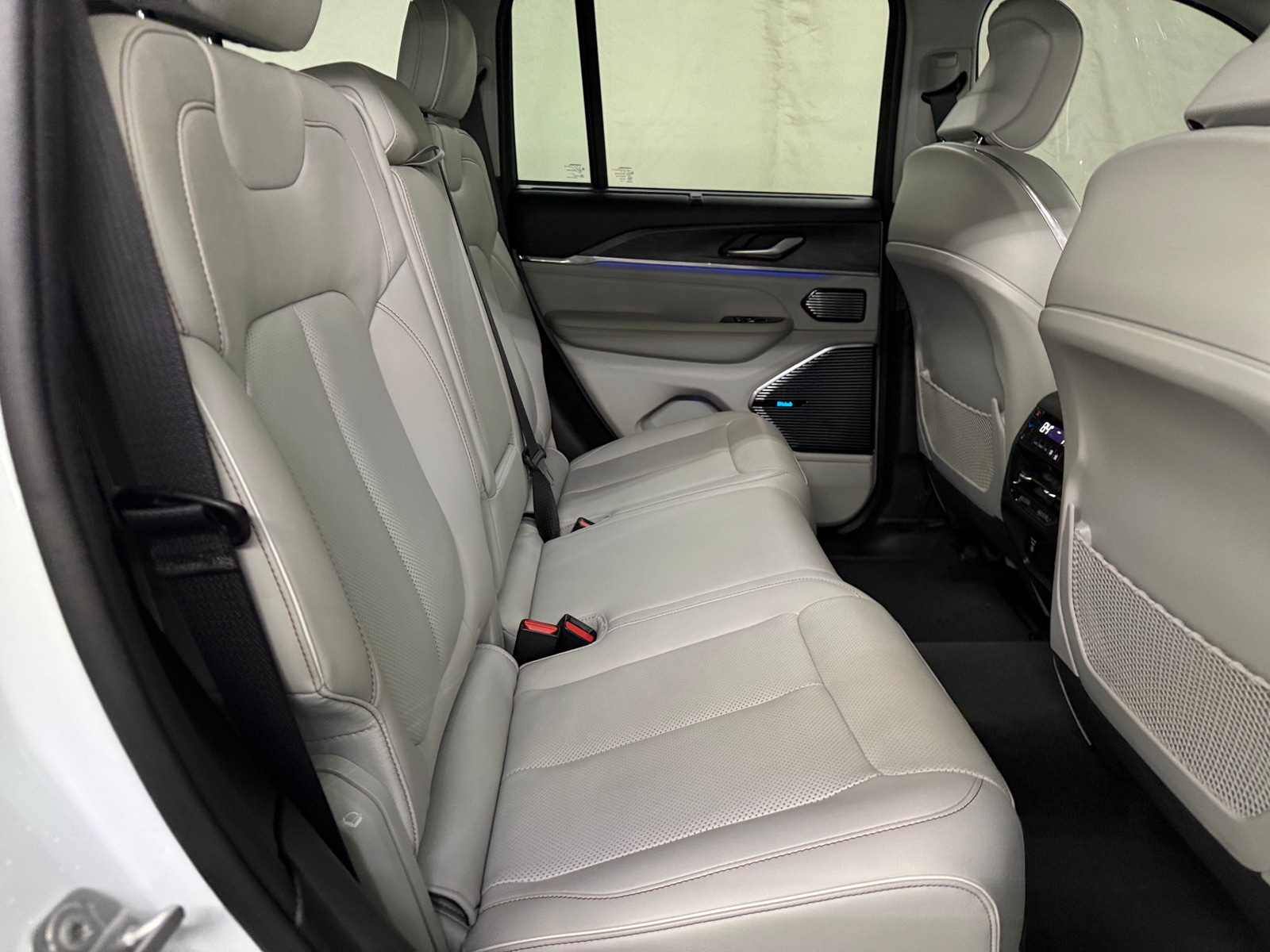 Thumbnail: 2022 Jeep Grand Cherokee - 5