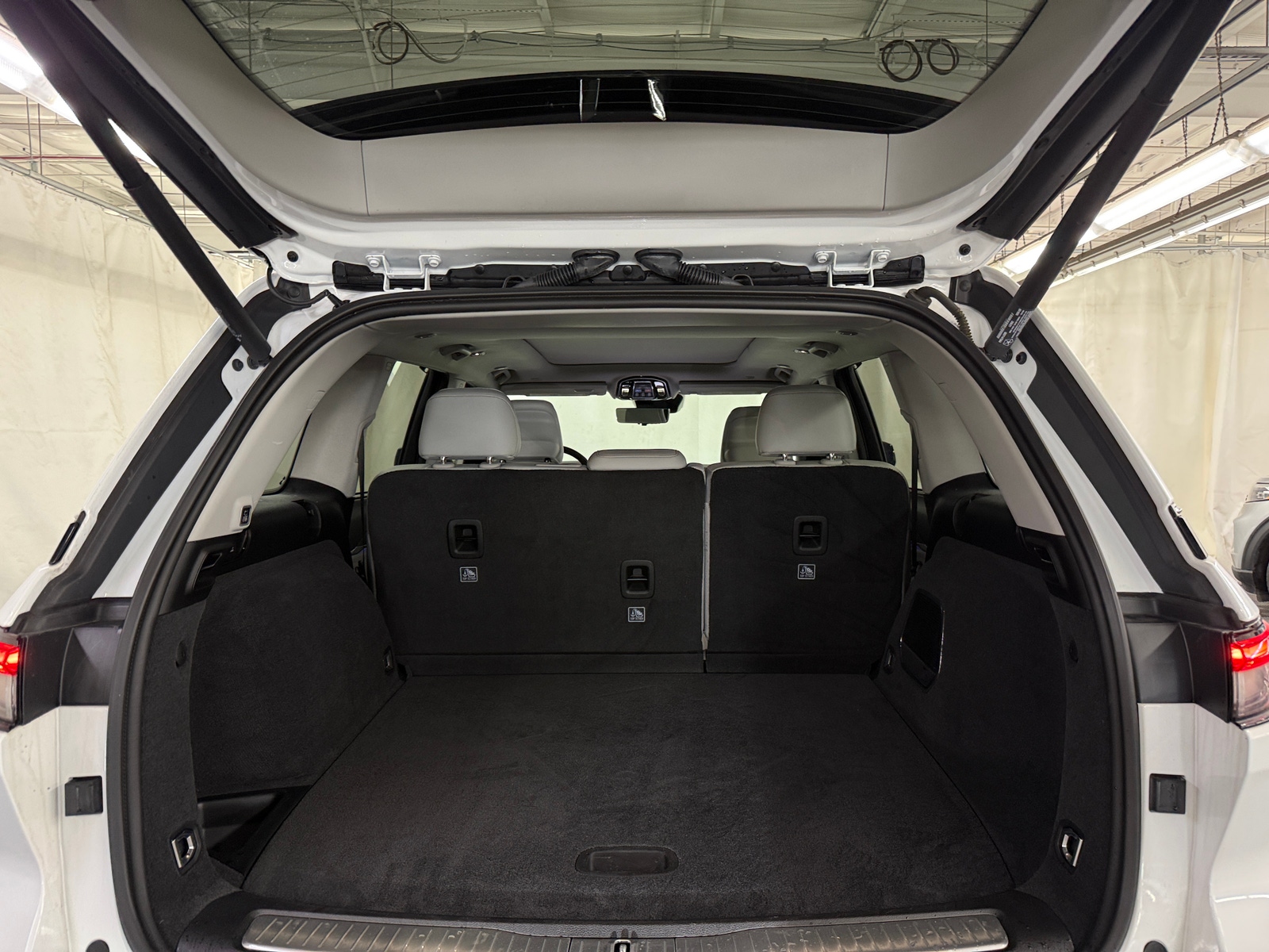 Thumbnail: 2022 Jeep Grand Cherokee - 6