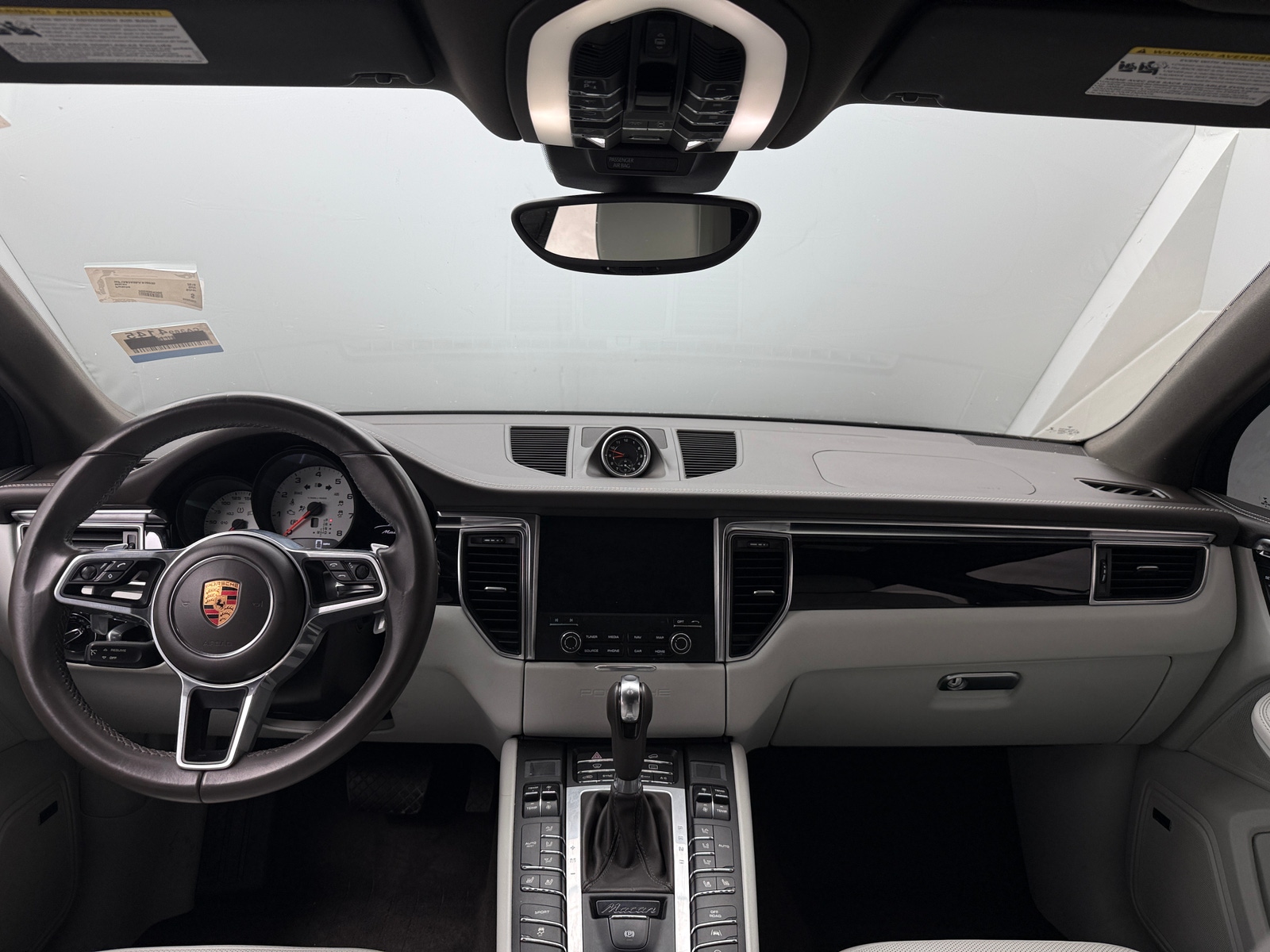 Thumbnail: 2018 Porsche Macan - 2