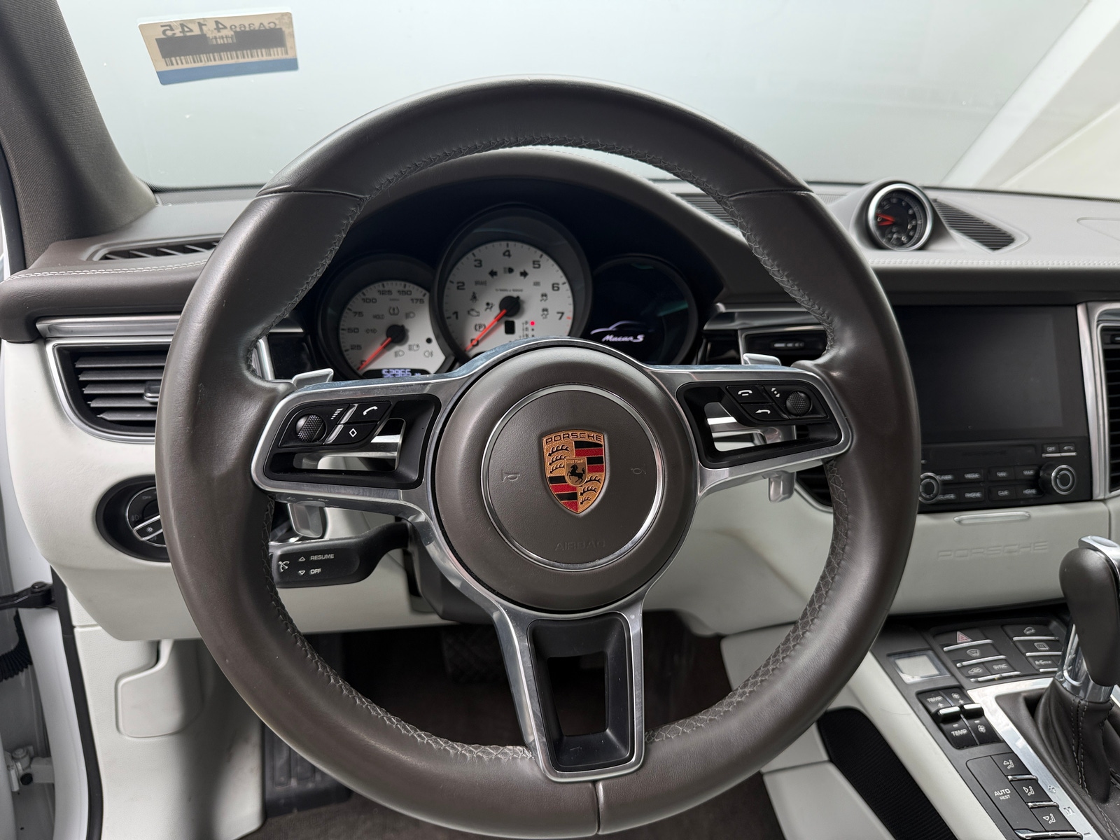 Thumbnail: 2018 Porsche Macan - 4