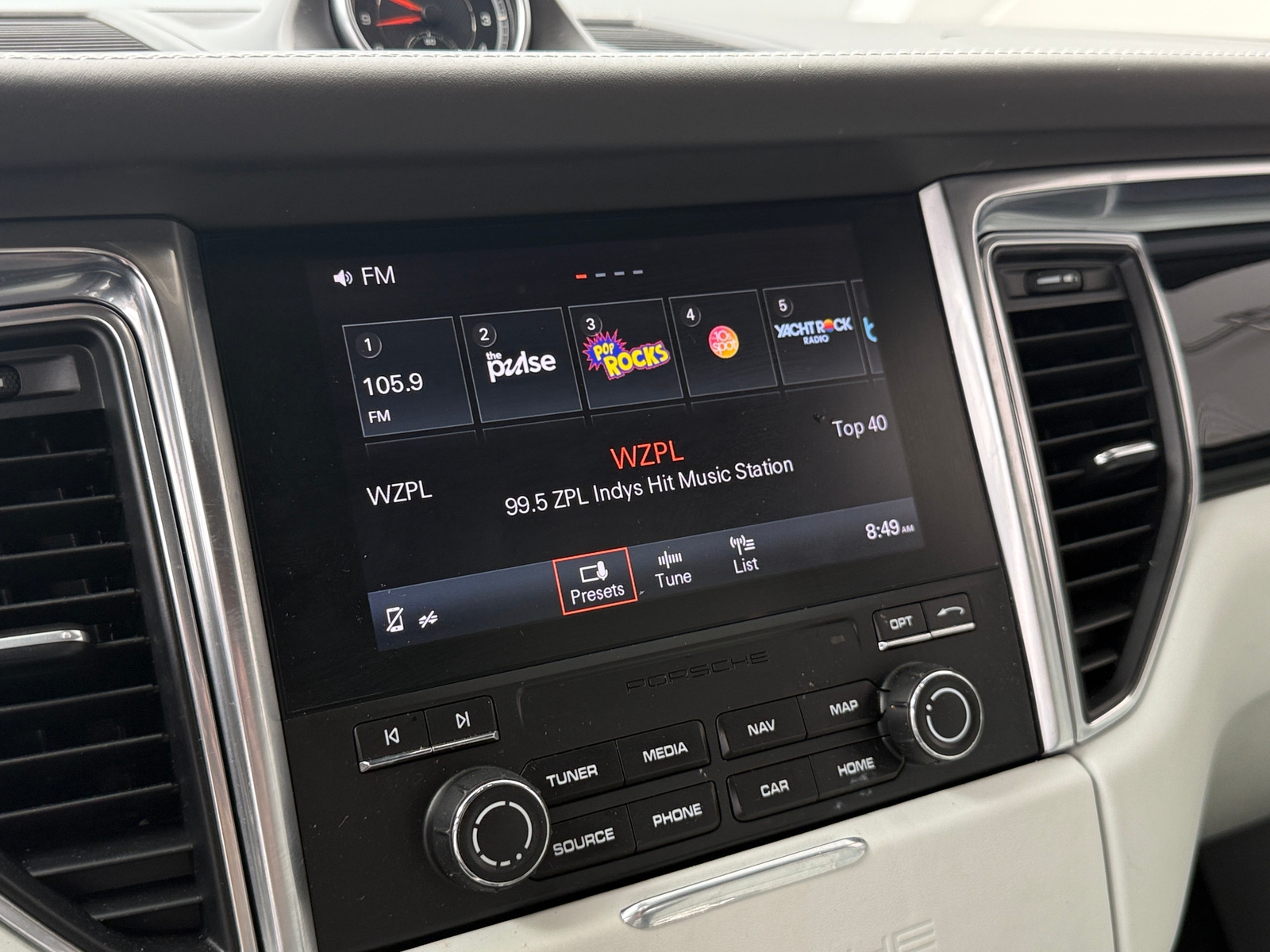 Thumbnail: 2018 Porsche Macan - 3