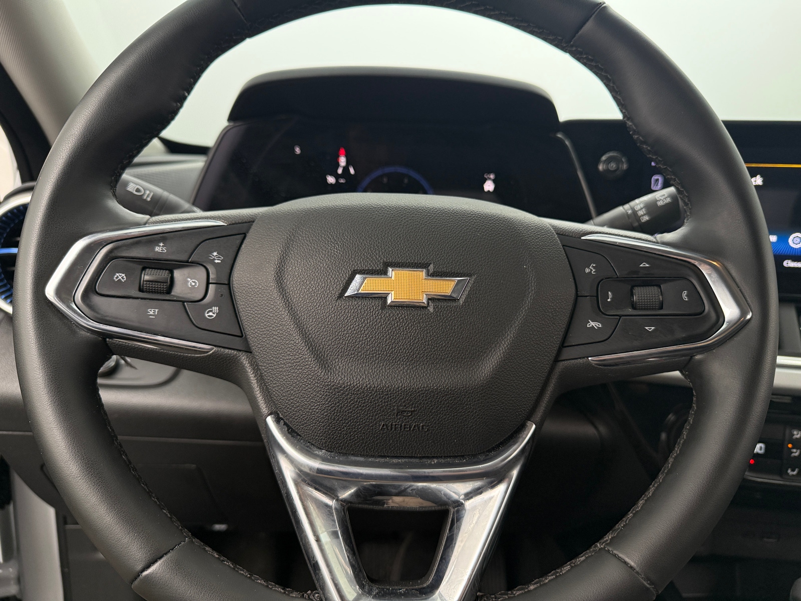 Thumbnail: 2025 Chevrolet Trax - 5