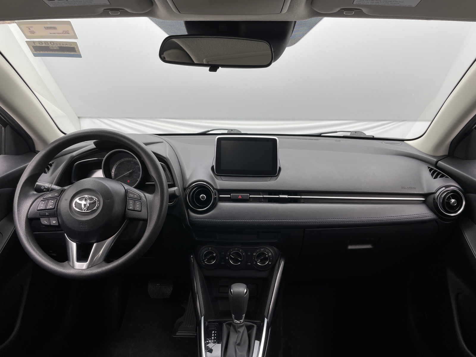 Thumbnail: 2017 Toyota Yaris iA - 3