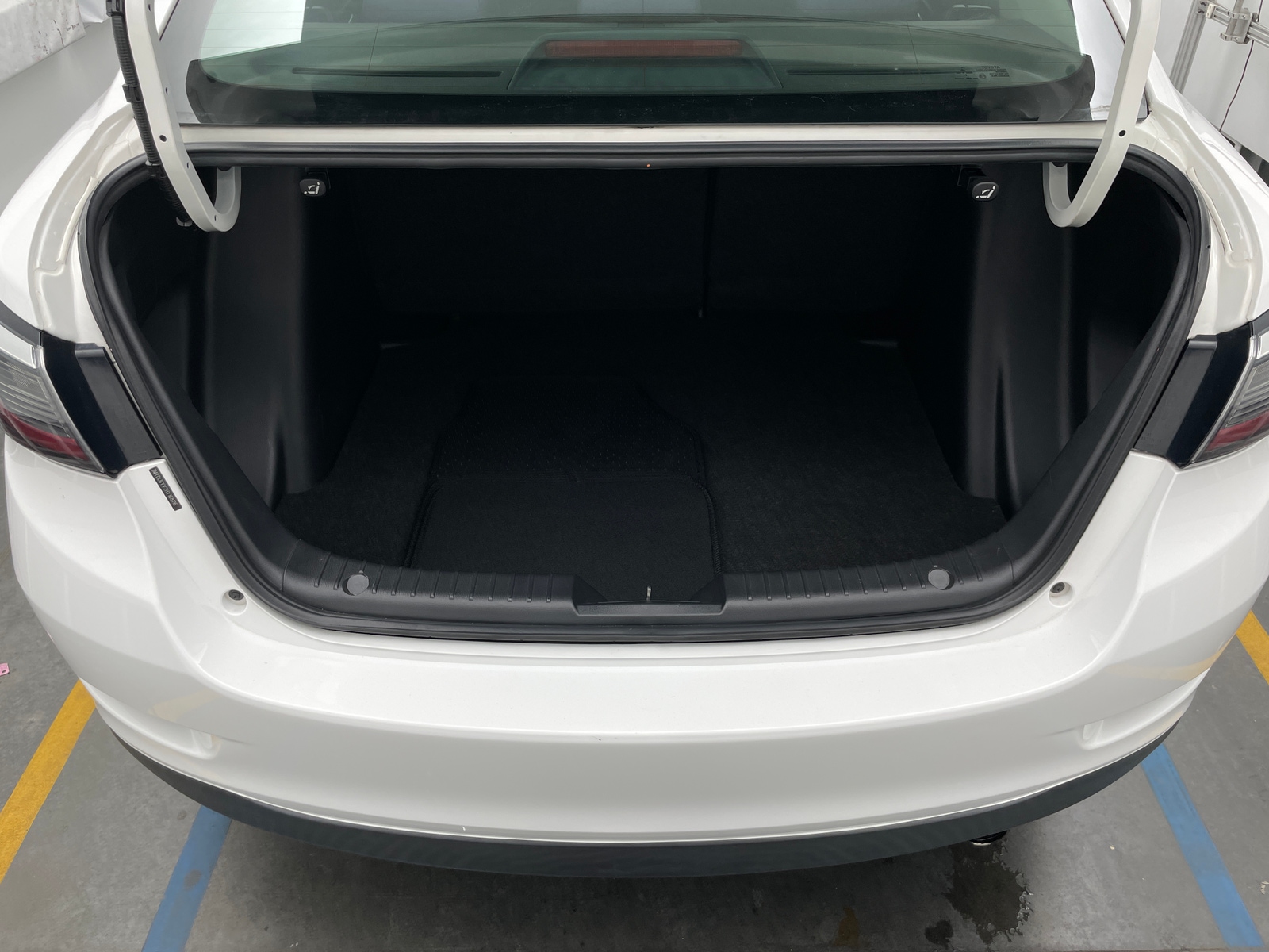 Thumbnail: 2017 Toyota Yaris iA - 7