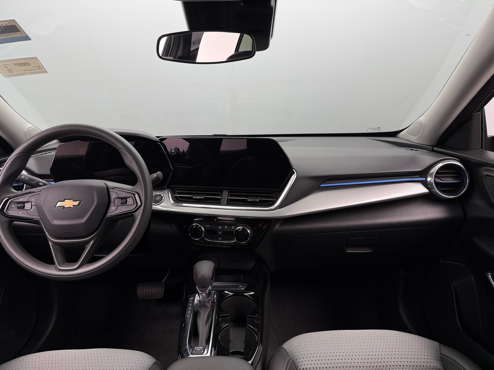 Thumbnail: 2025 Chevrolet Trax - 3