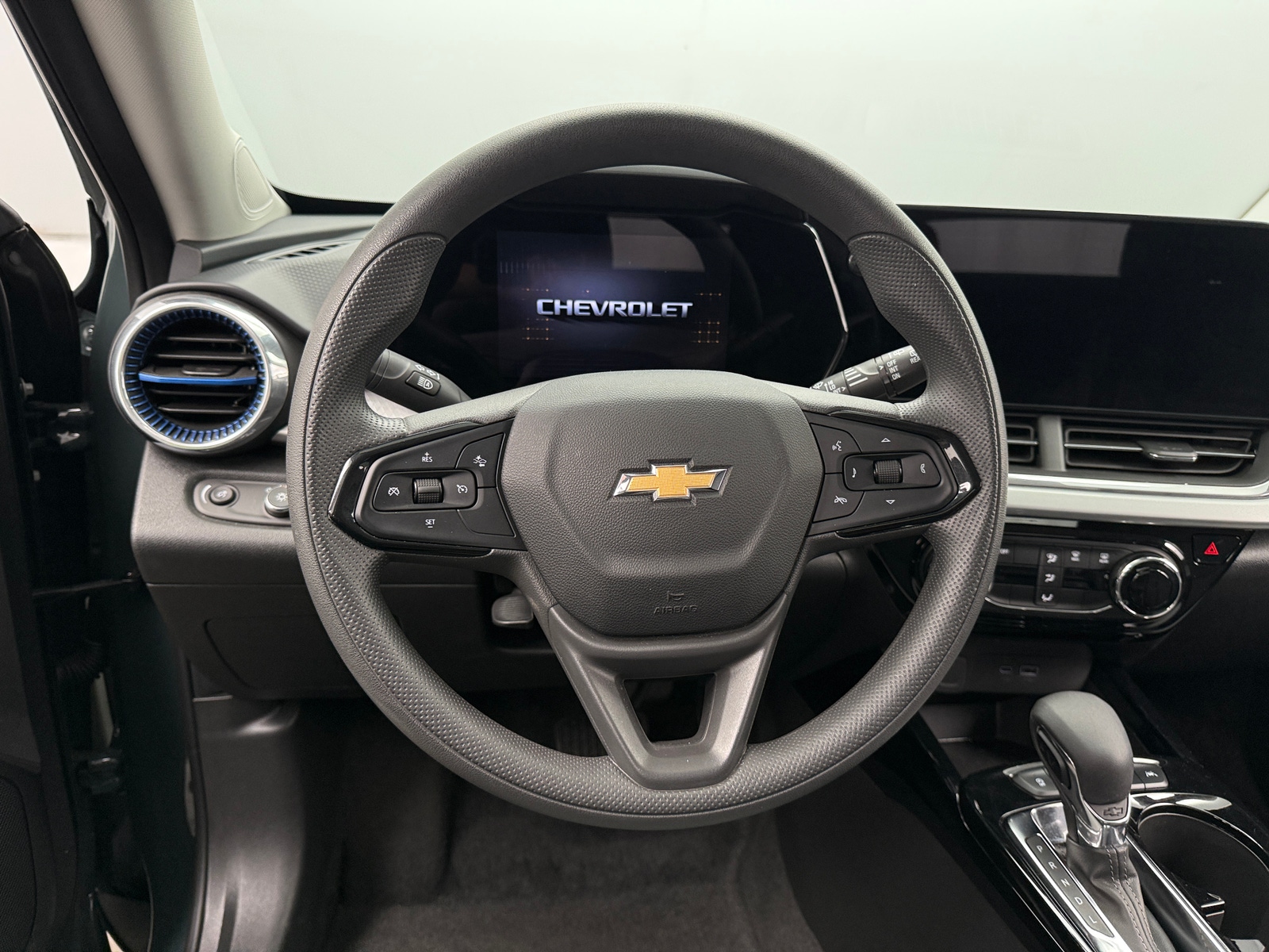 Thumbnail: 2025 Chevrolet Trax - 5