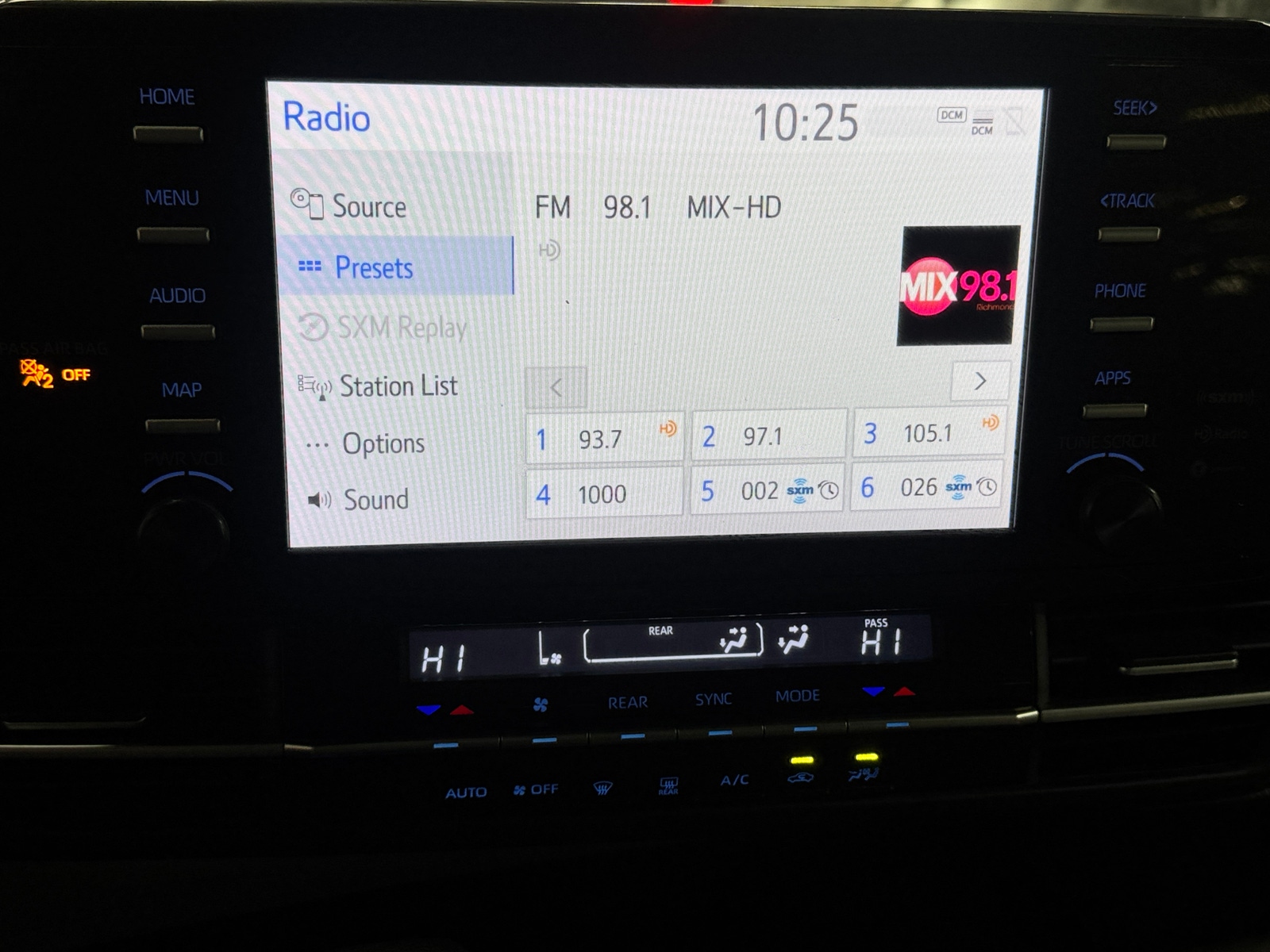 Thumbnail: 2023 Toyota Sienna - 4