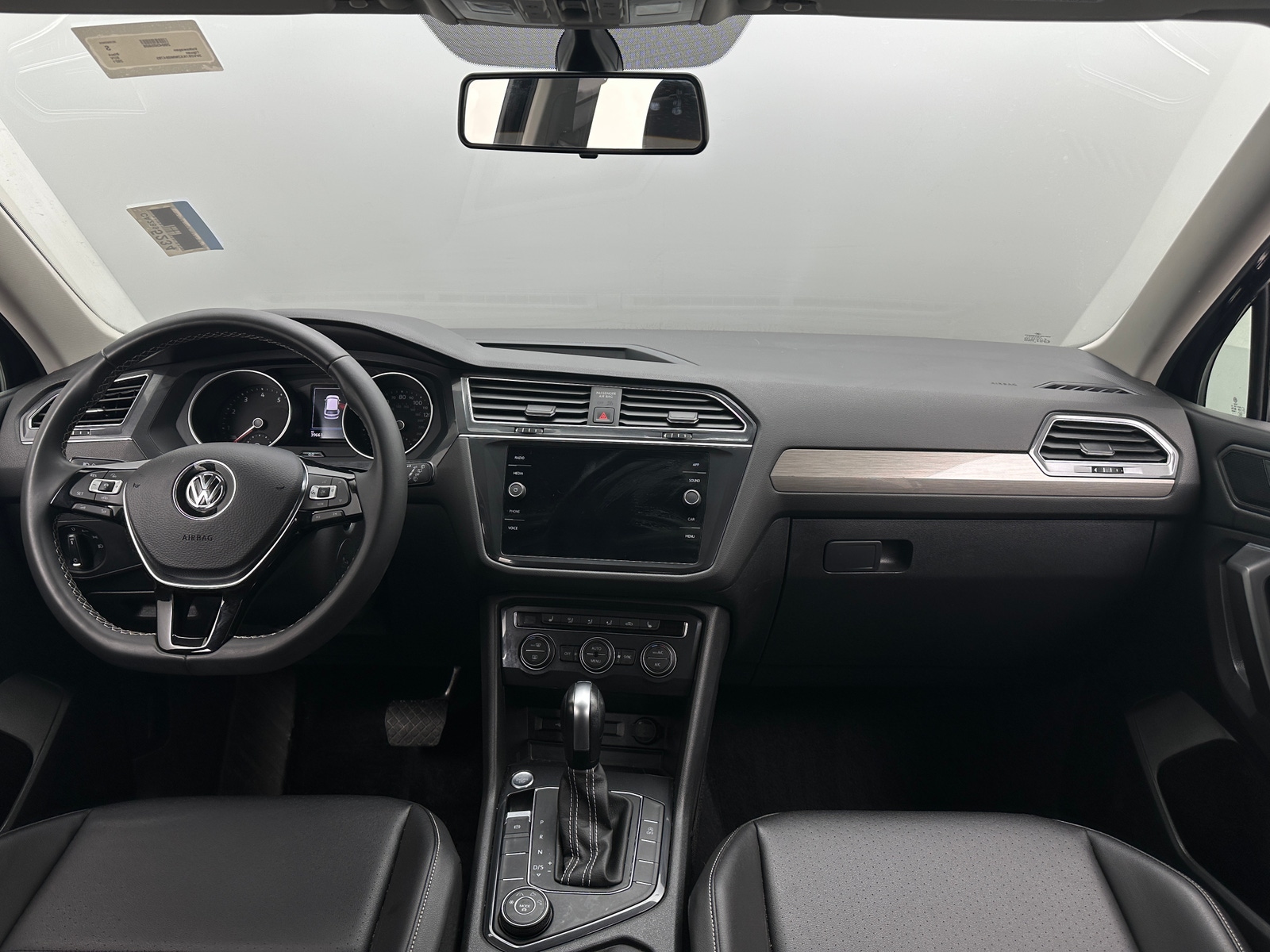 Thumbnail: 2021 Volkswagen Tiguan - 2