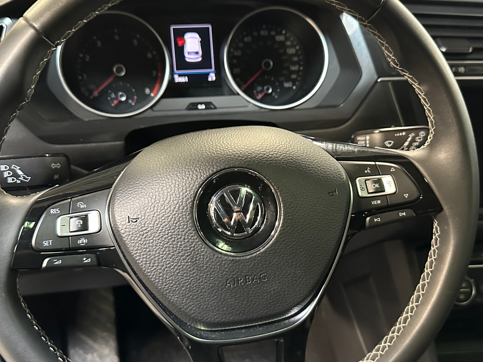 Thumbnail: 2021 Volkswagen Tiguan - 4