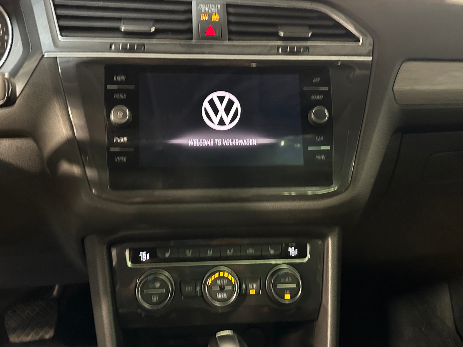 Thumbnail: 2021 Volkswagen Tiguan - 3