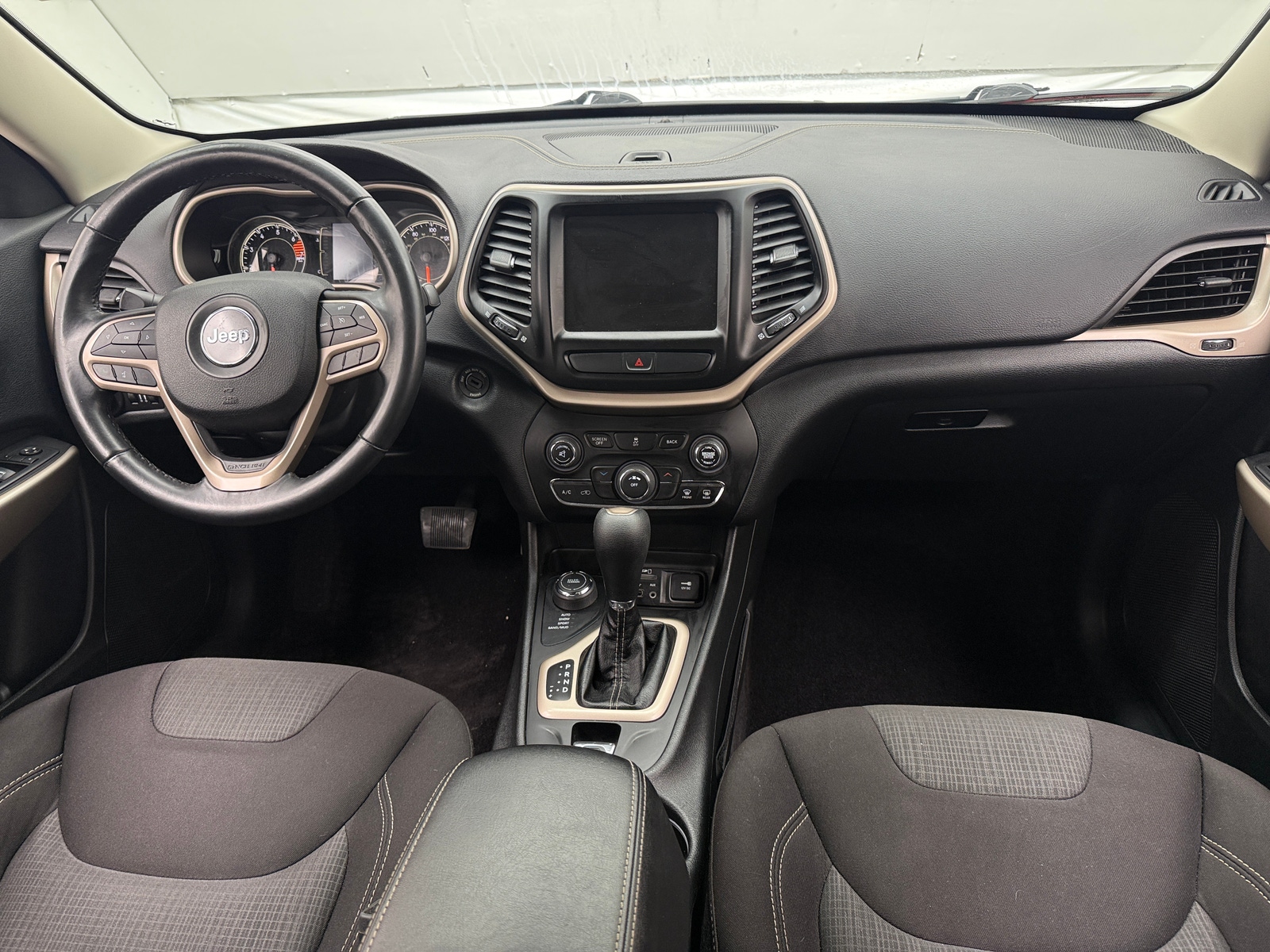 Thumbnail: 2017 Jeep Cherokee - 3