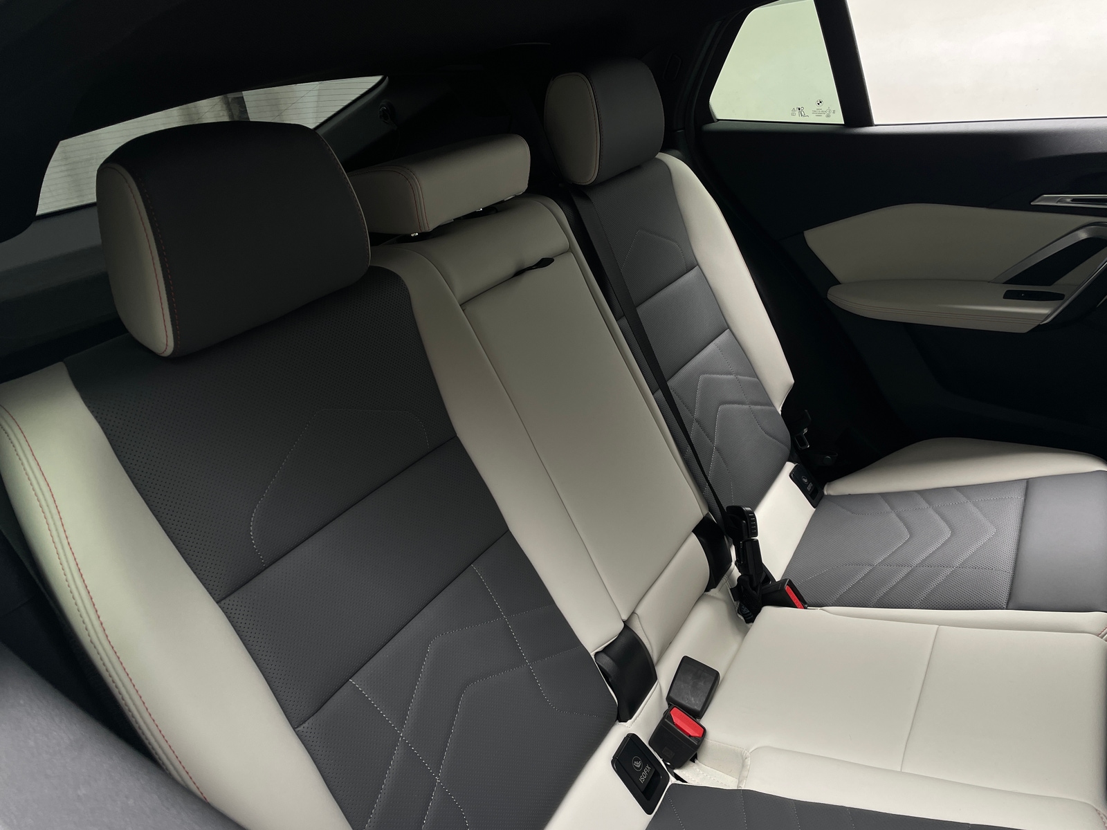 Thumbnail: 2025 BMW X2 - 5