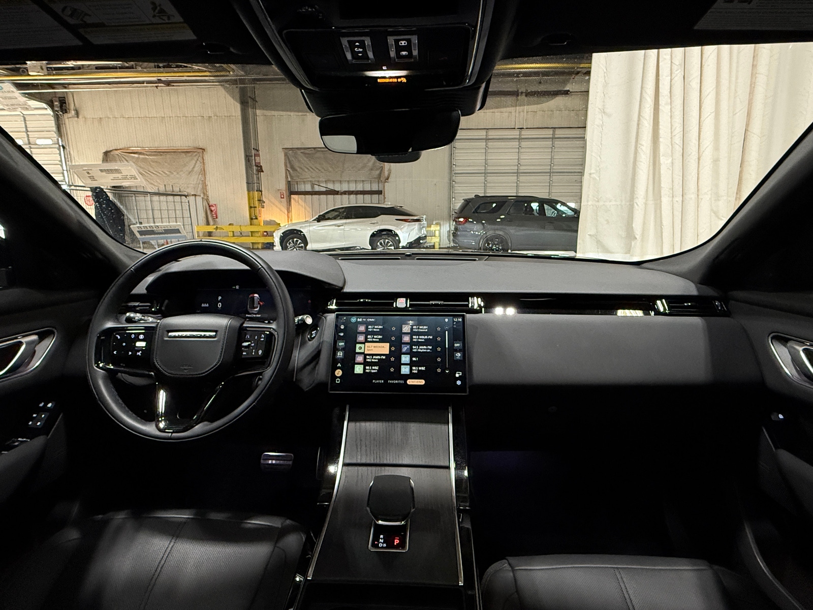 Thumbnail: 2025 Land Rover Range Rover Velar - 2