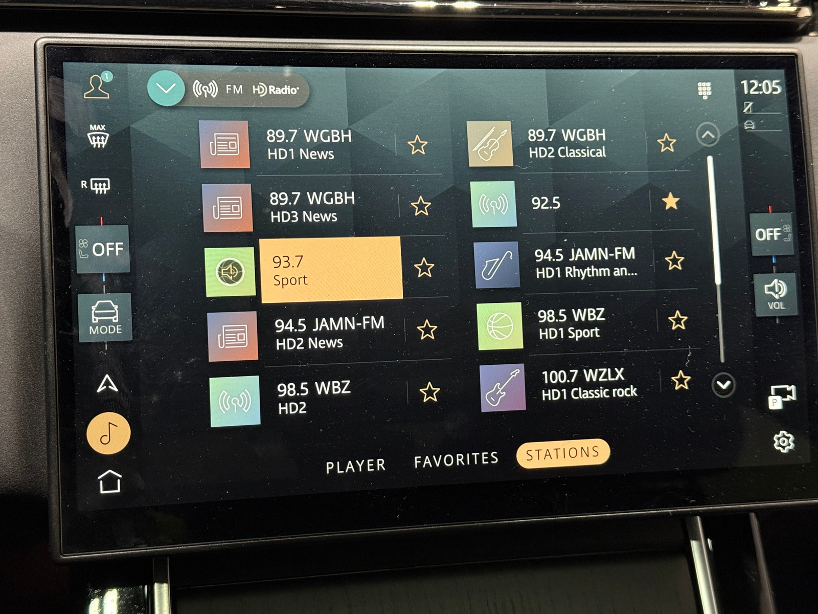 Thumbnail: 2025 Land Rover Range Rover Velar - 3