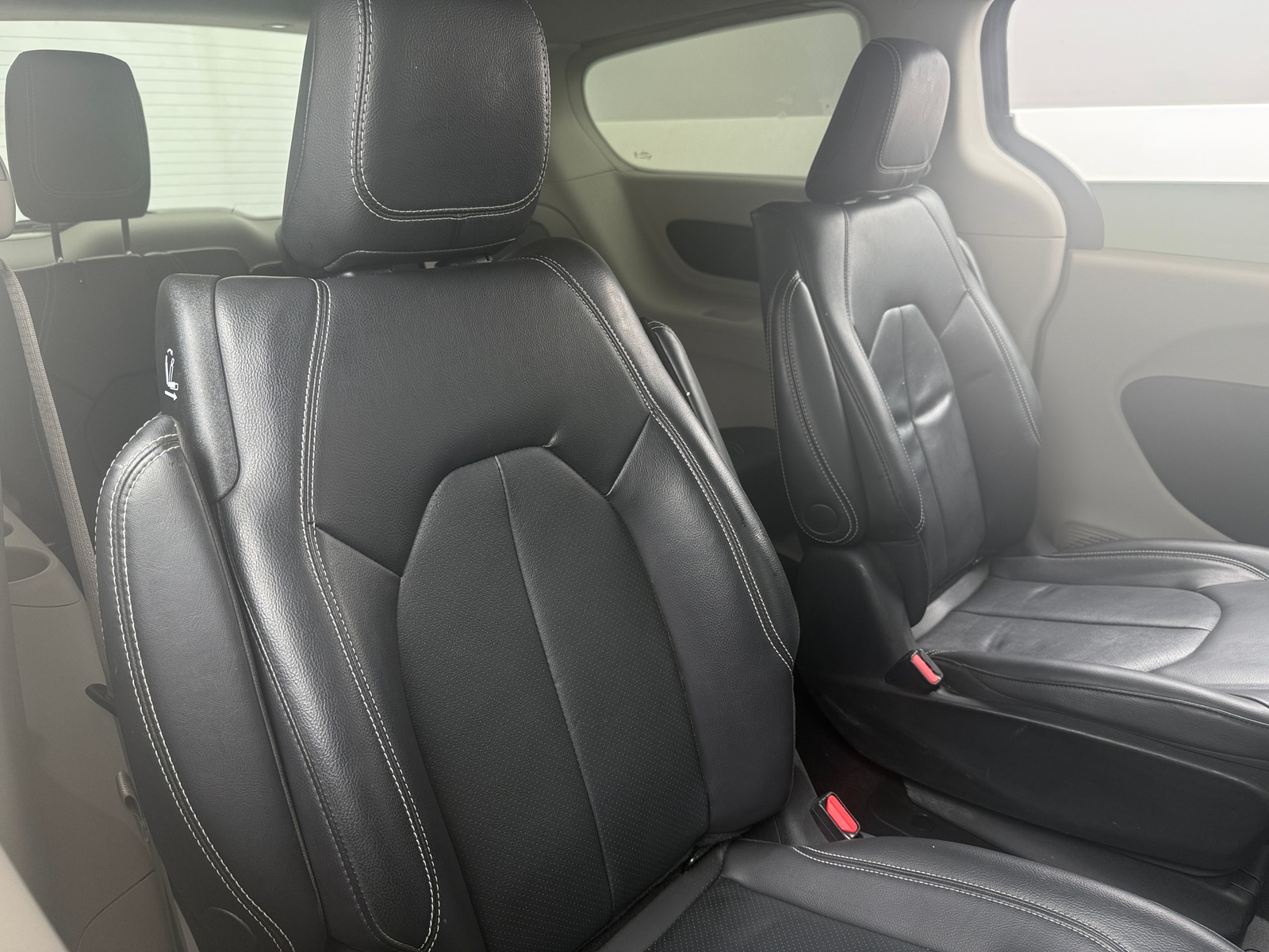 Thumbnail: 2022 Chrysler Pacifica - 5