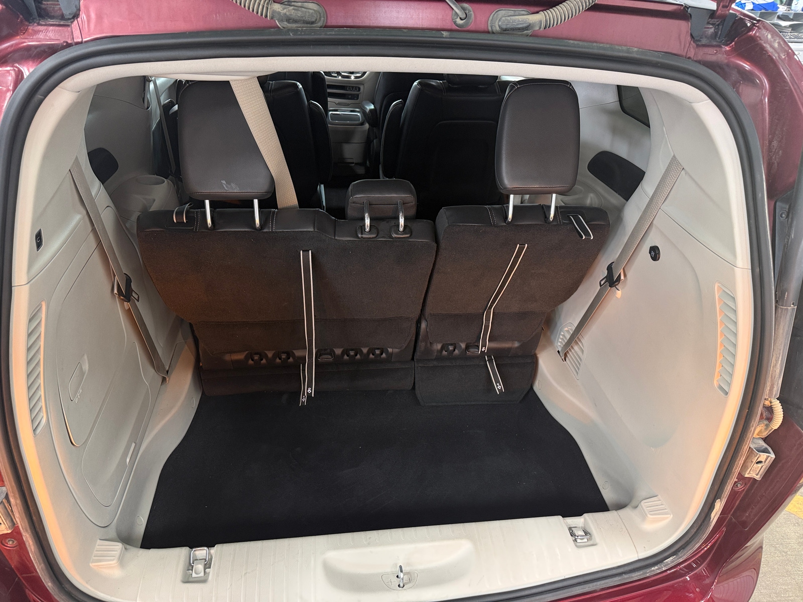 Thumbnail: 2022 Chrysler Pacifica - 6